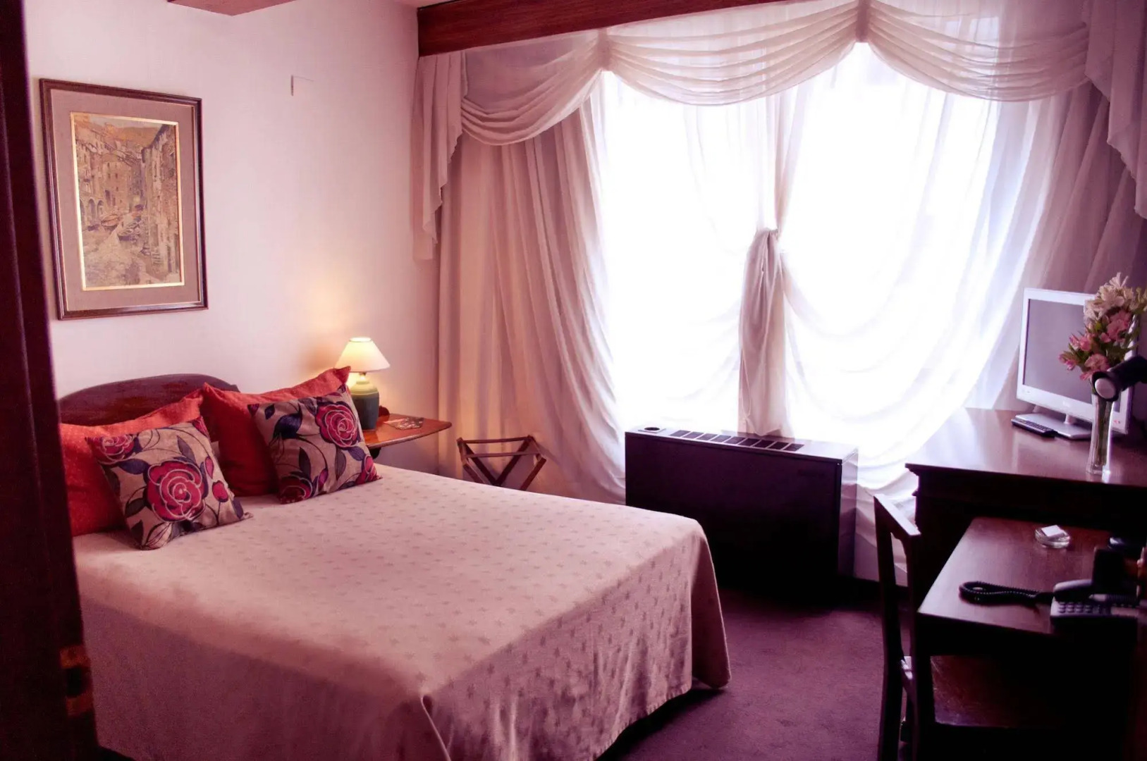 Gardi Hotel & Suites