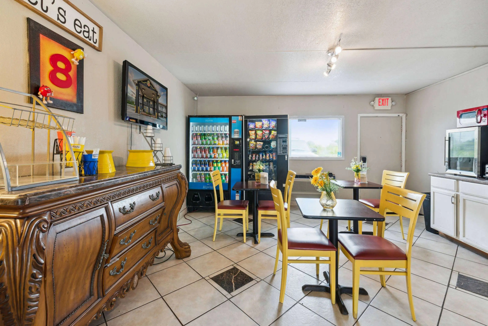 Super 8 by Wyndham Millbury/Toledo
