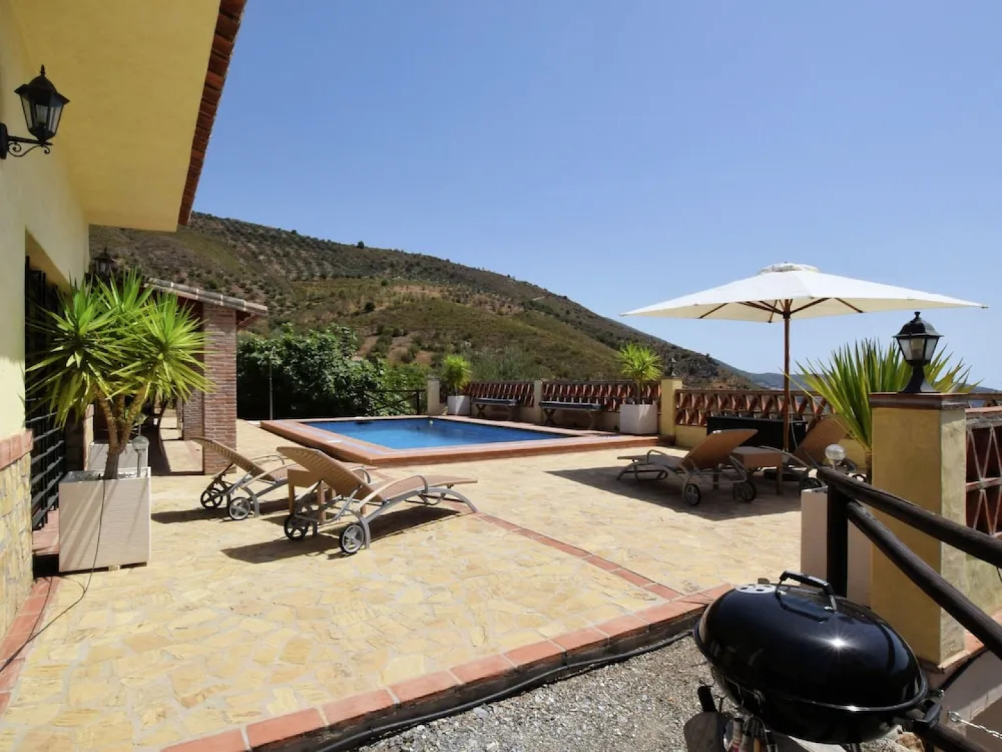 Luxurious Villa With Private Pool, Easily Accessible, in Spectacular Scenery