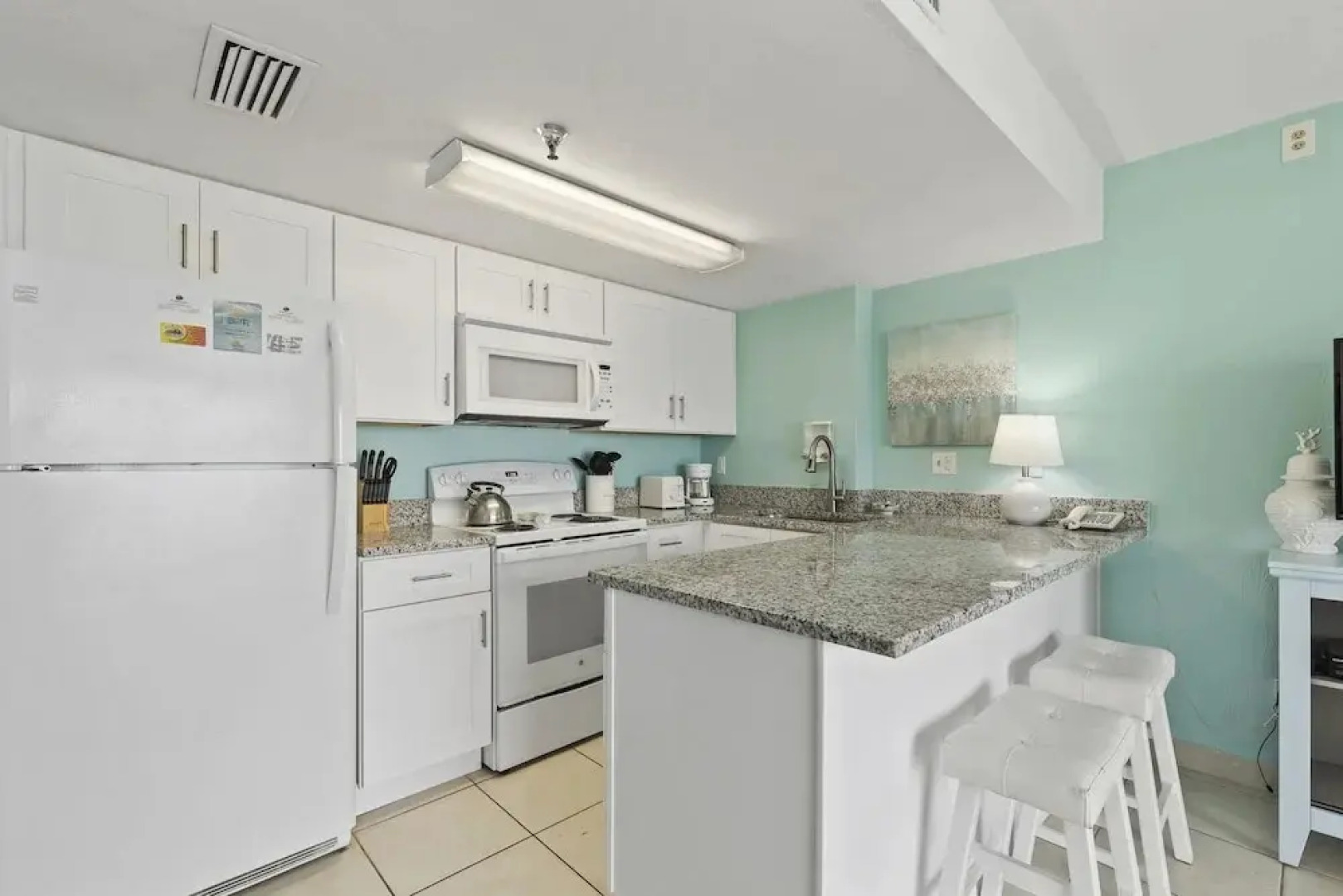 Tropical Suites At Sunglow Resort