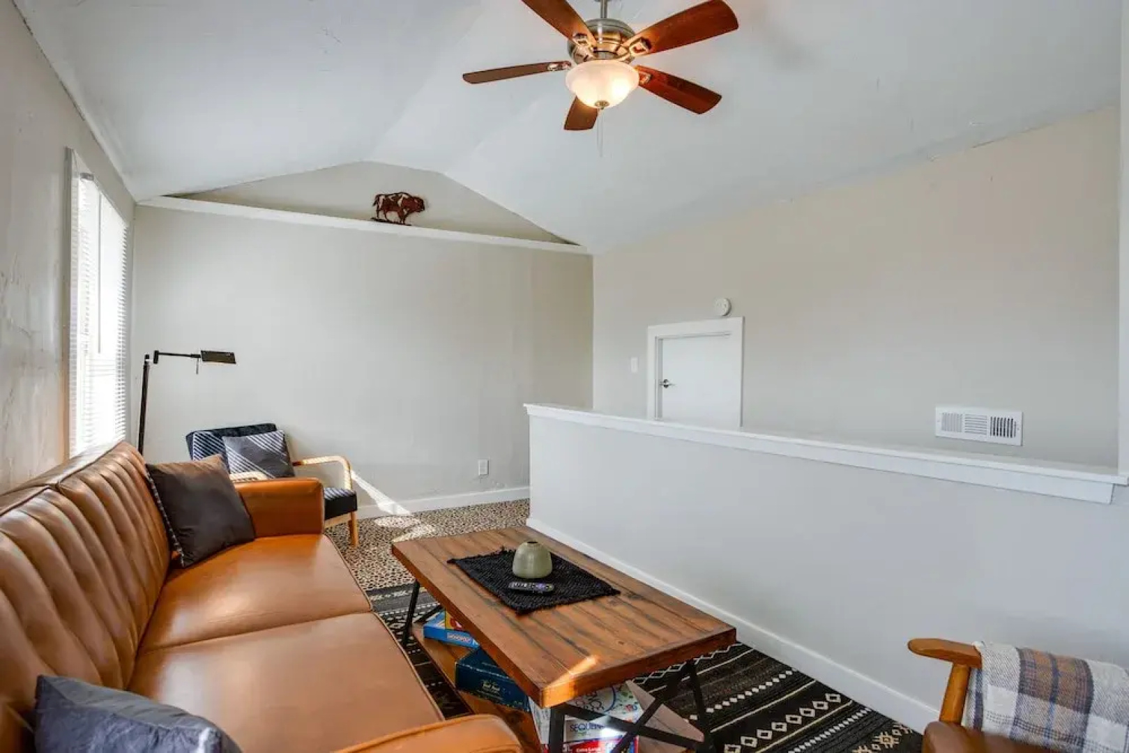 Chic Lawton Home, 5 Mins to Fort Sill!