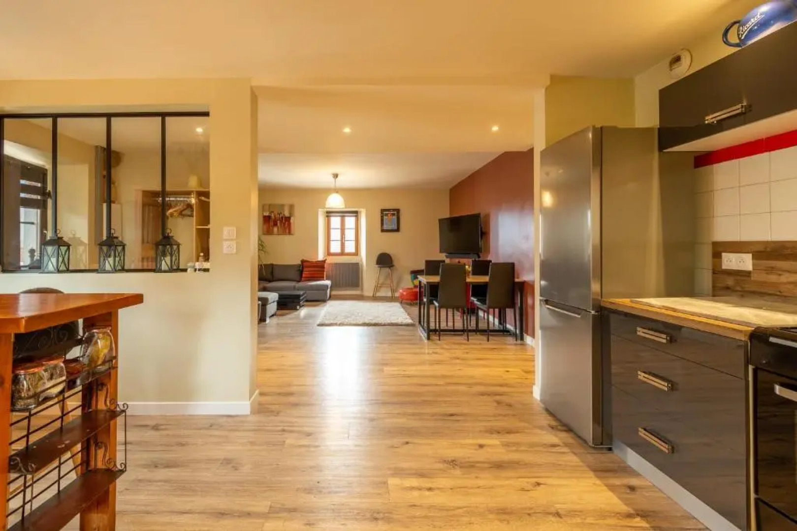 Spacious apartment with two terraces and private parking