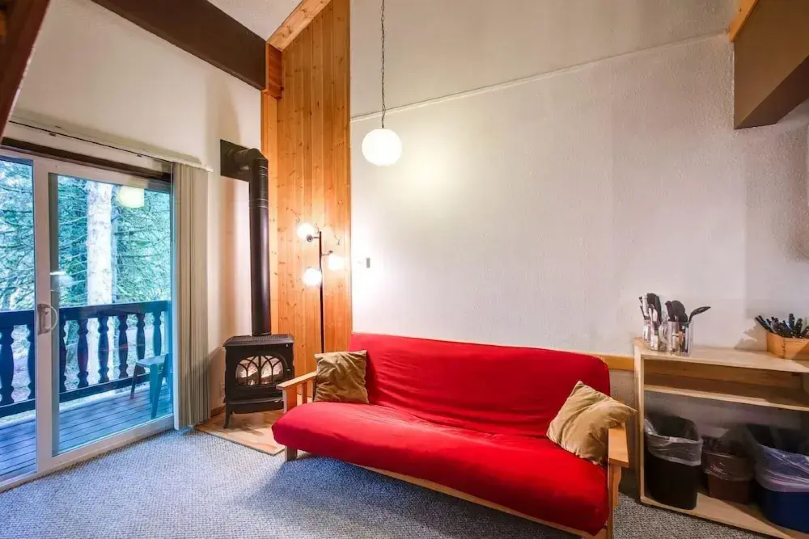 56sll - Fireplace - Inexpensive - Kitchenette - Sleeps 4 1 Bedroom Condo by Redawning