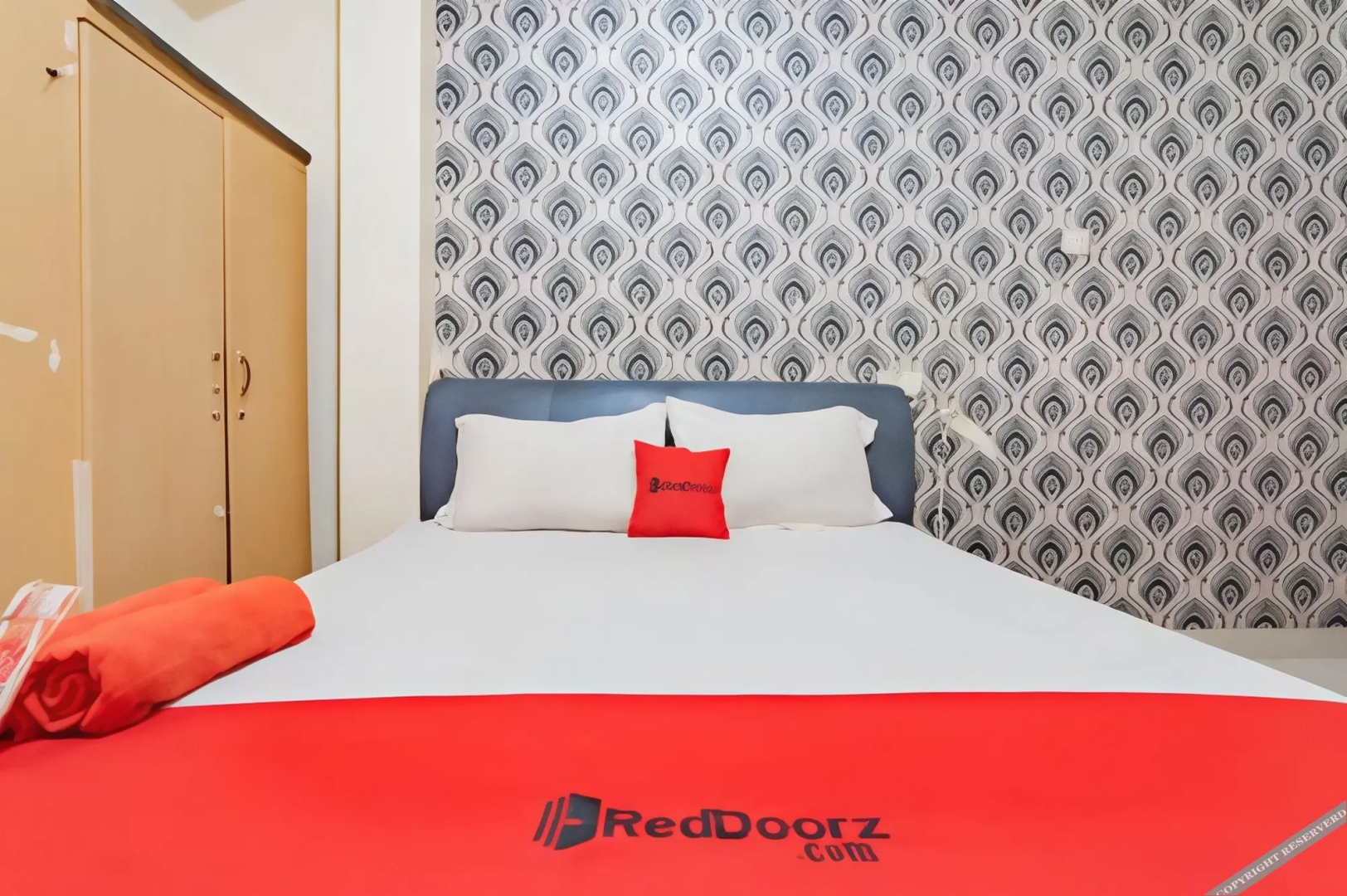Guest House 268 by OYO Rooms