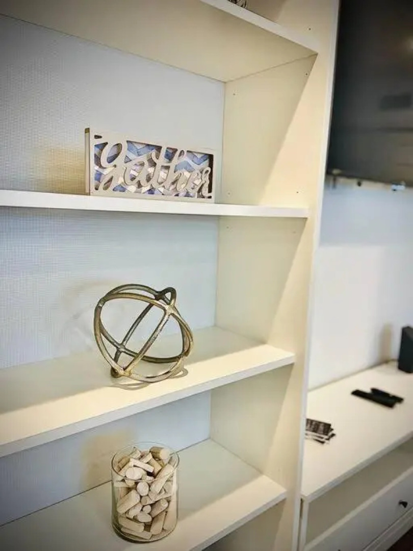 Secret Serenity! Roomy! Pool! 5 min from Beach!