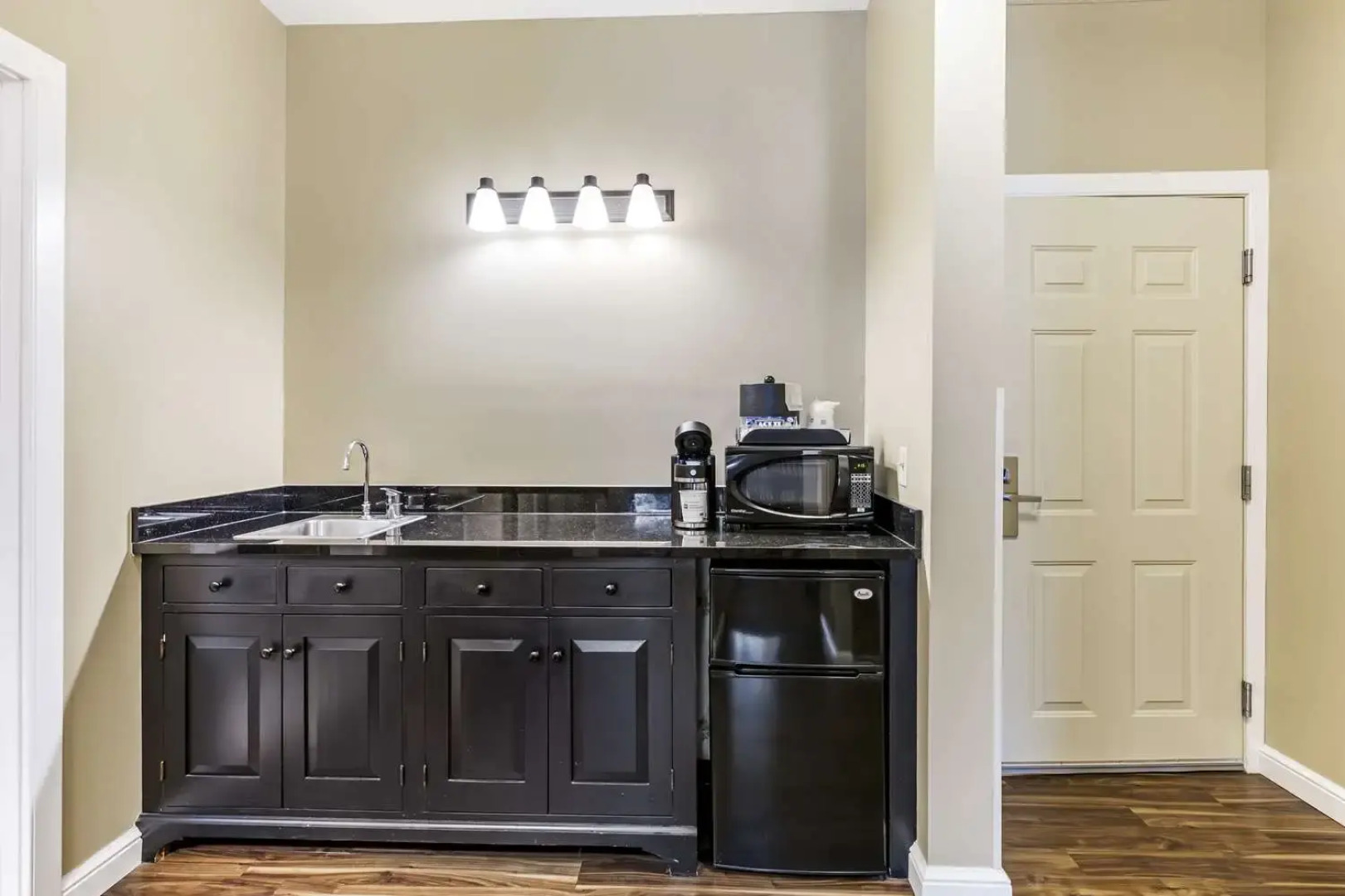 Best Western Plus Dutch Haus Inn and Suites