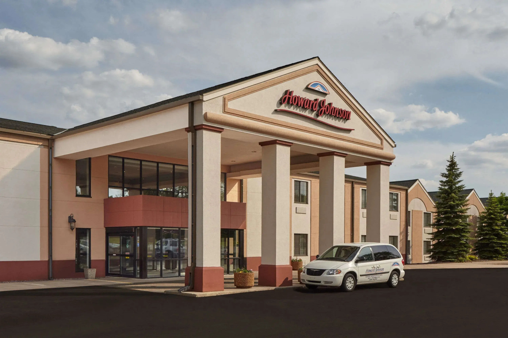 Howard Johnson Plaza Madison