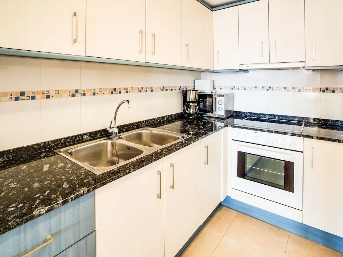 Comfortable Apartment Near the Sea