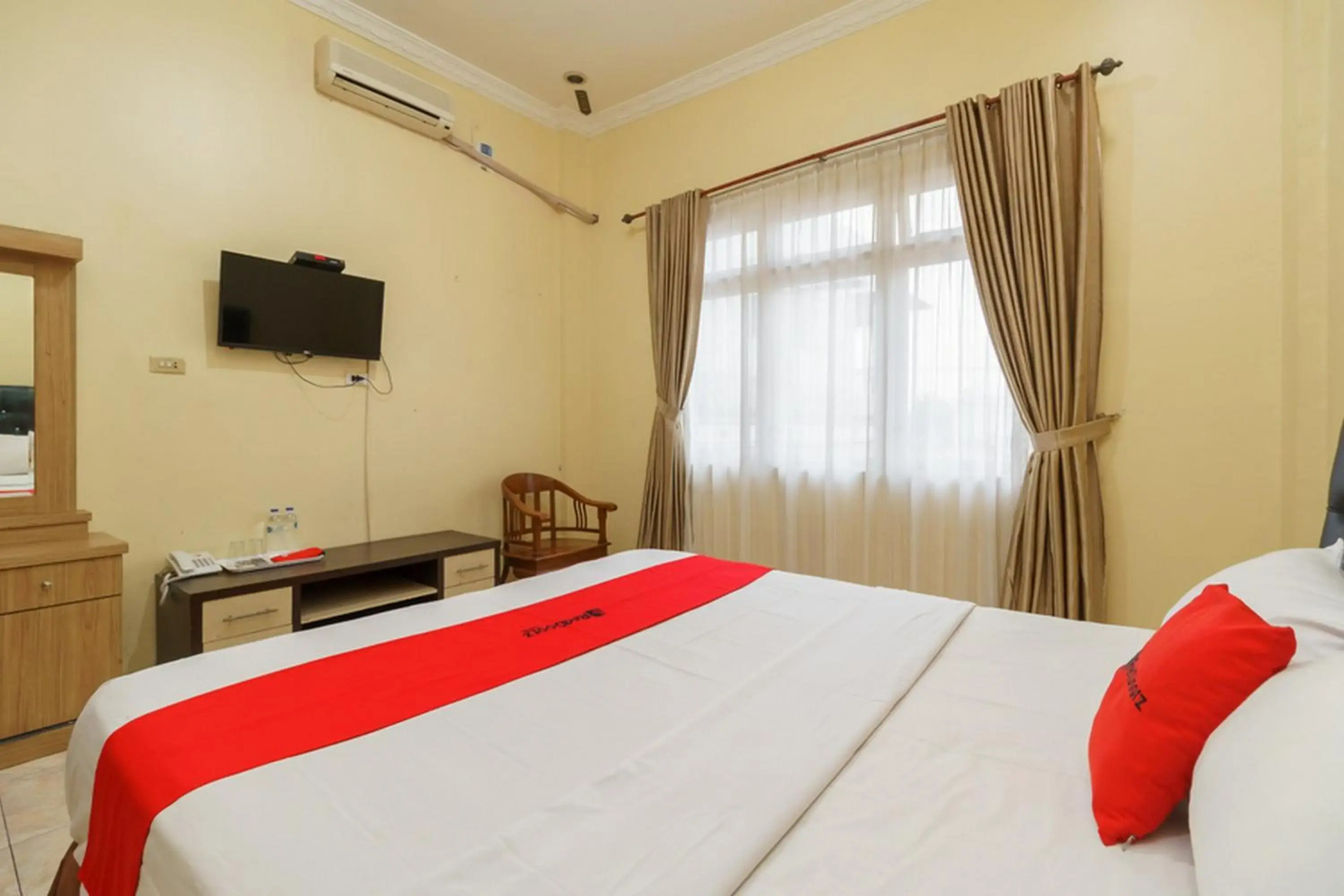 RedDoorz Plus @ Hotel Sempurna Watervang Lubuk Linggau