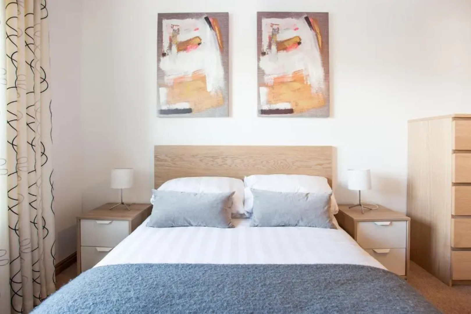 Executive Riverside 3 Bed Apartment