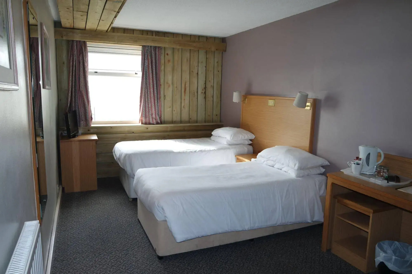 Royal Hotel, Bar & Grill