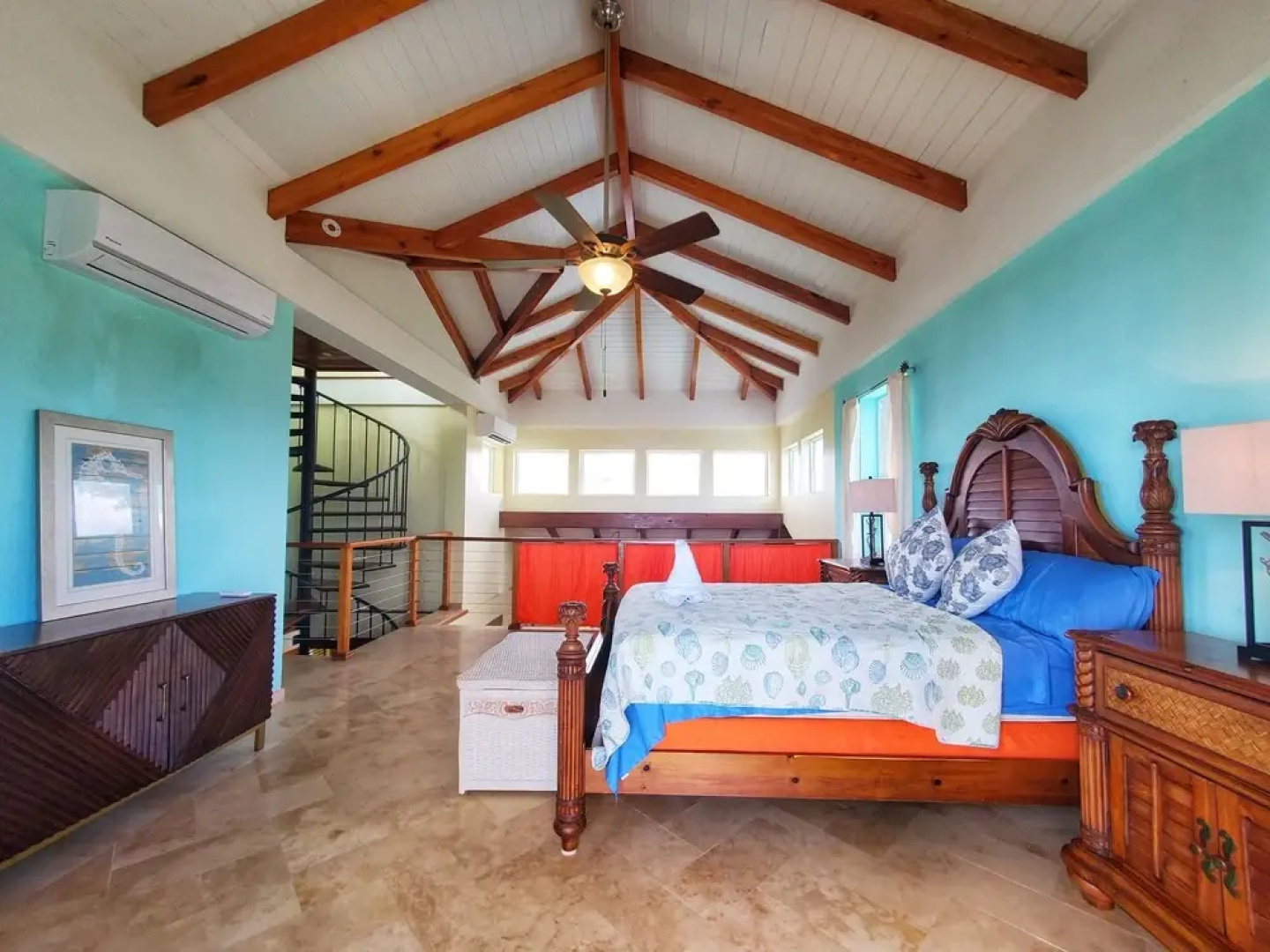 Lucky Duck Villa - Private Beach Escape