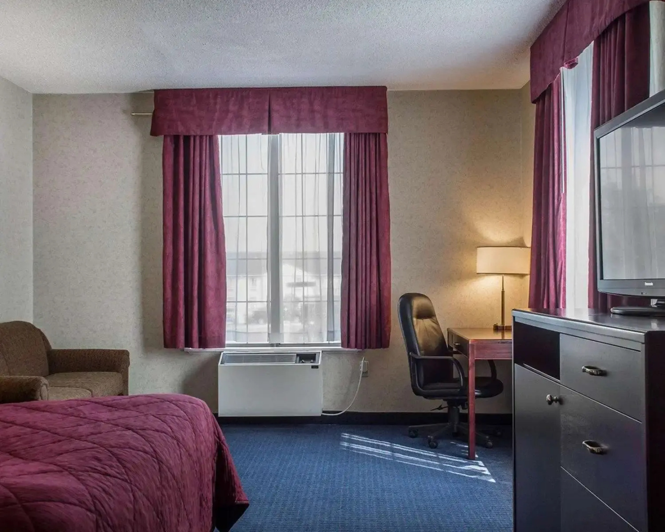 Quality Hotel & Suites