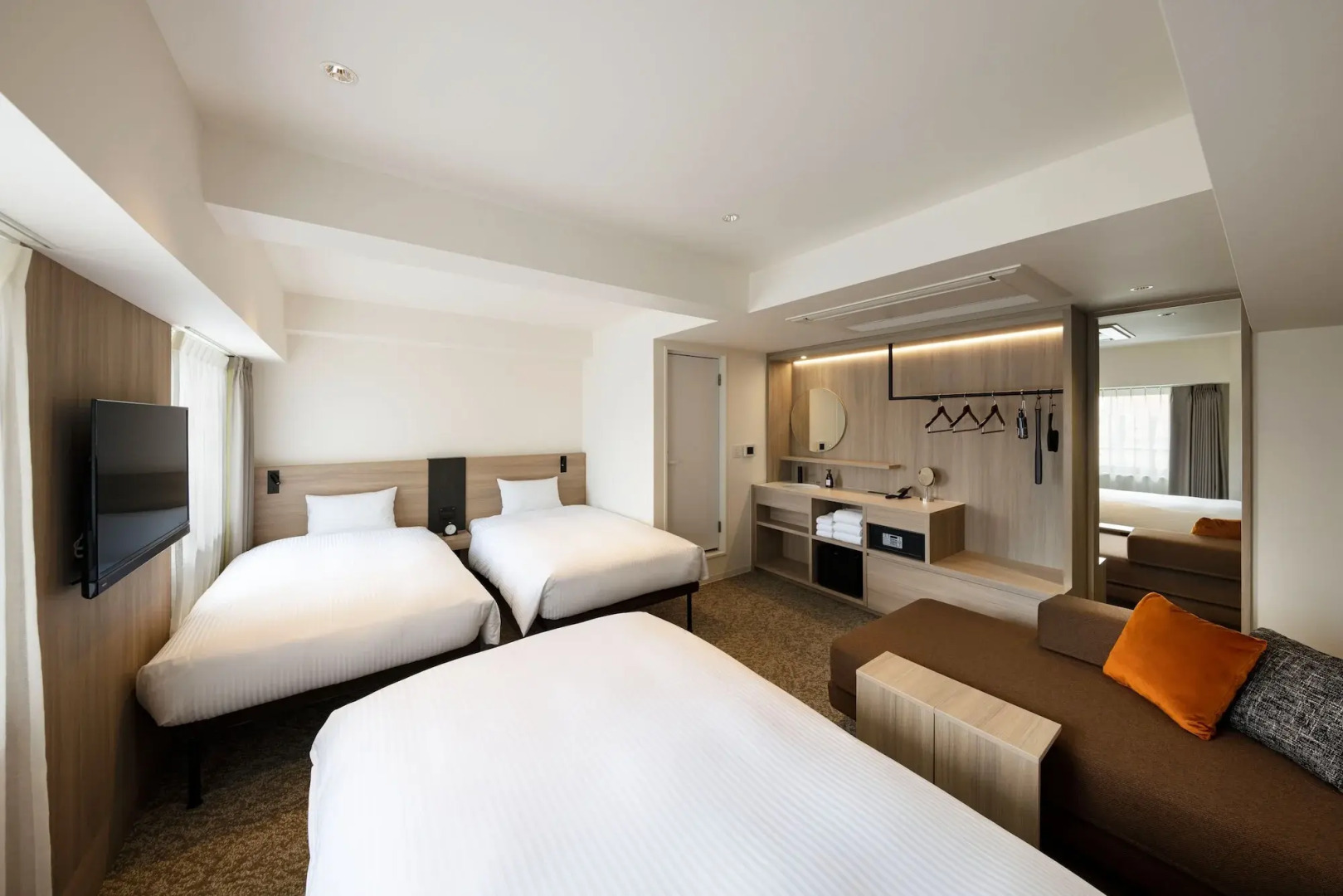 Отель The B Namba-Kuromon