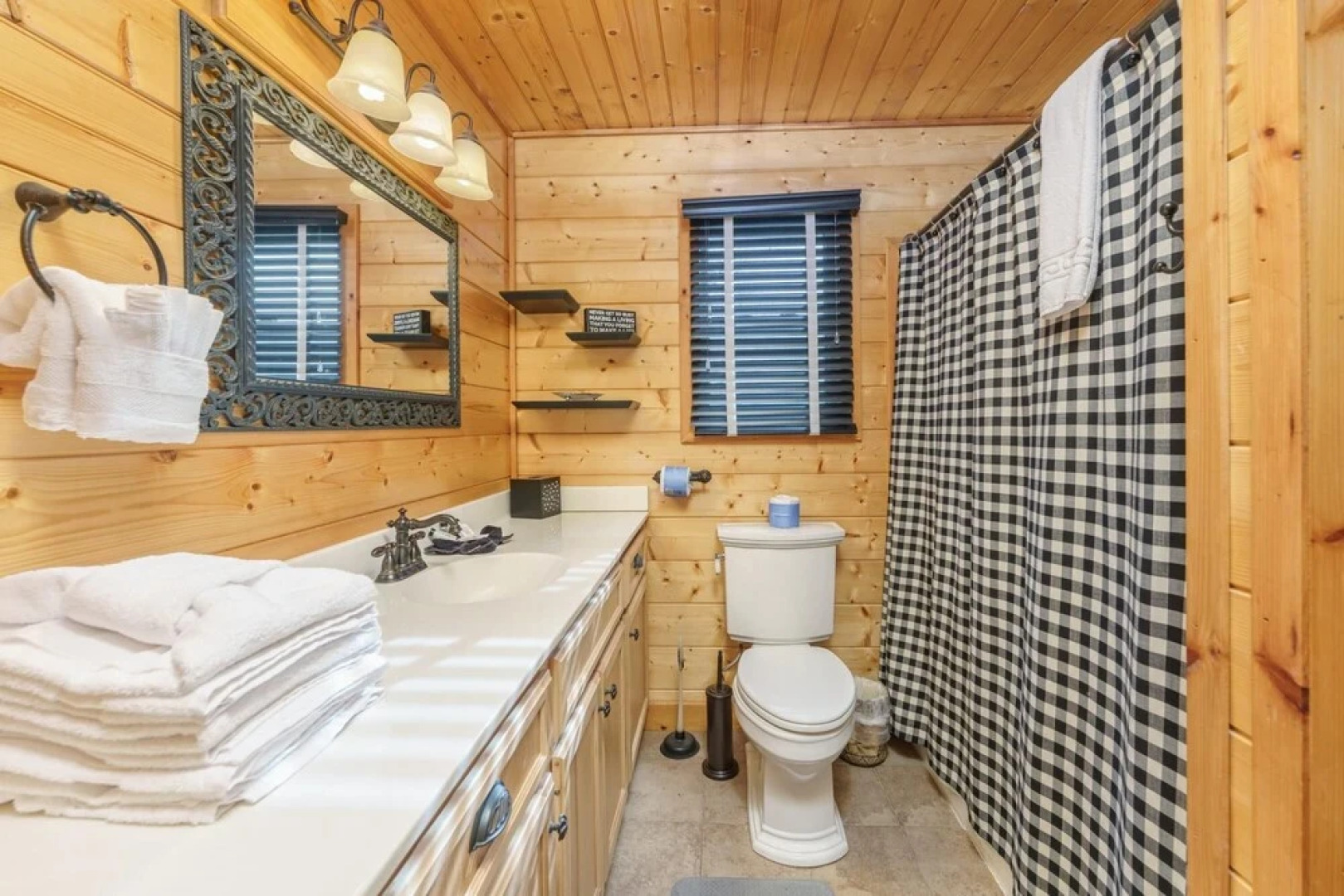 Peacewood : Hot tub, Lake Views, Private