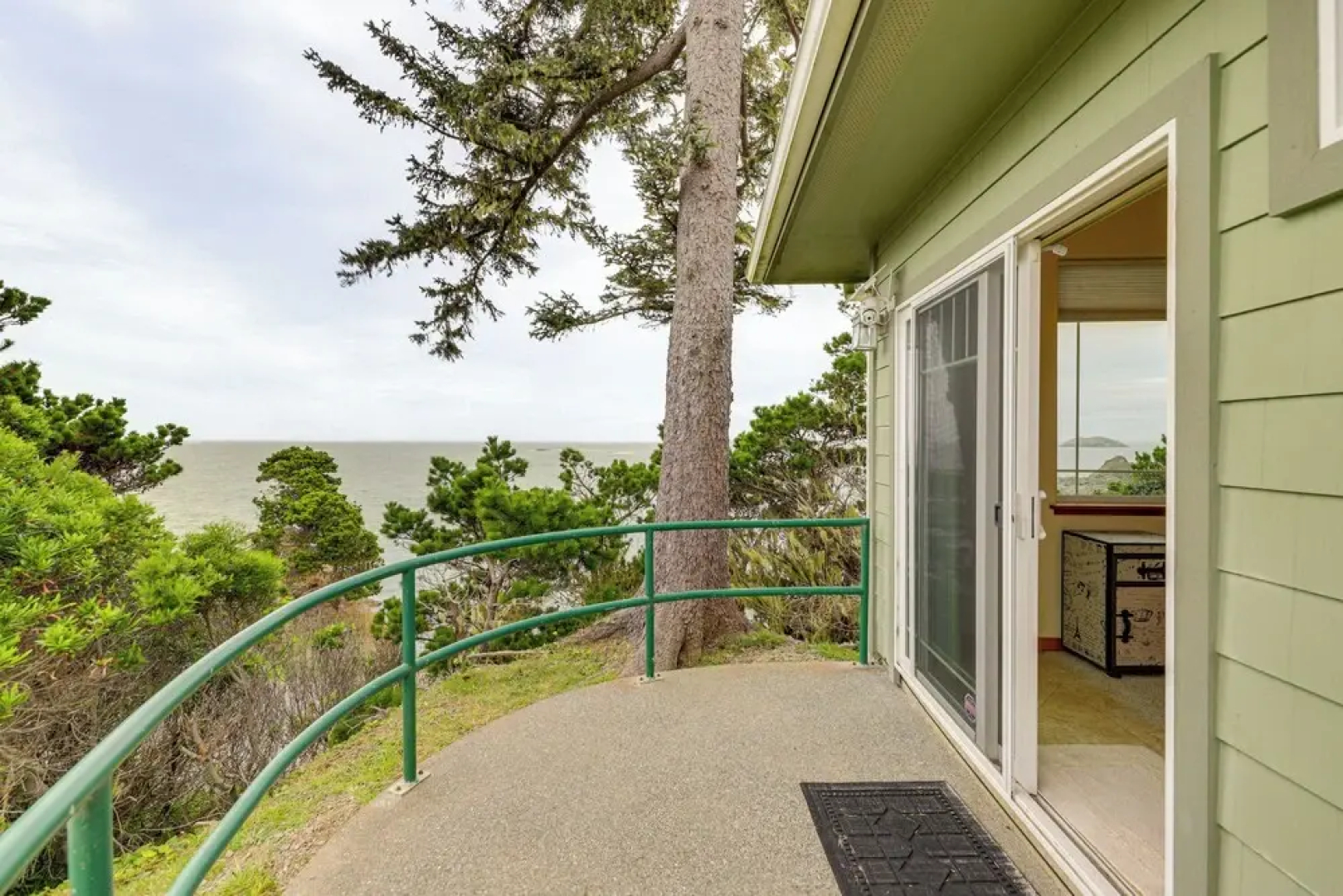 Crescent City Getaway w/ Panoramic Ocean Views!