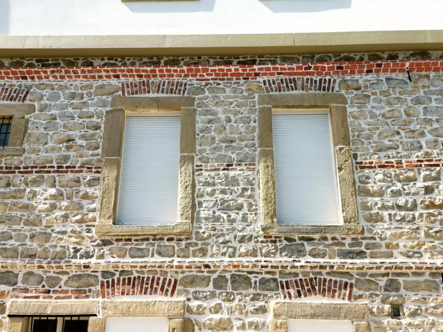 The Twins' House - Binjaket