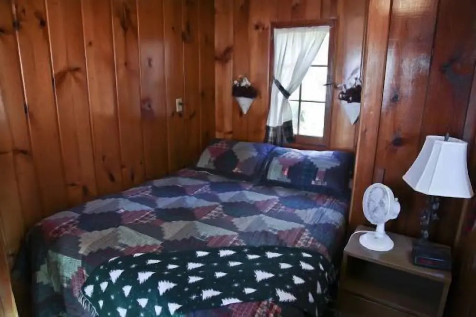 #1 - Cedar Village 2 Bedroom Cabin by RedAwning