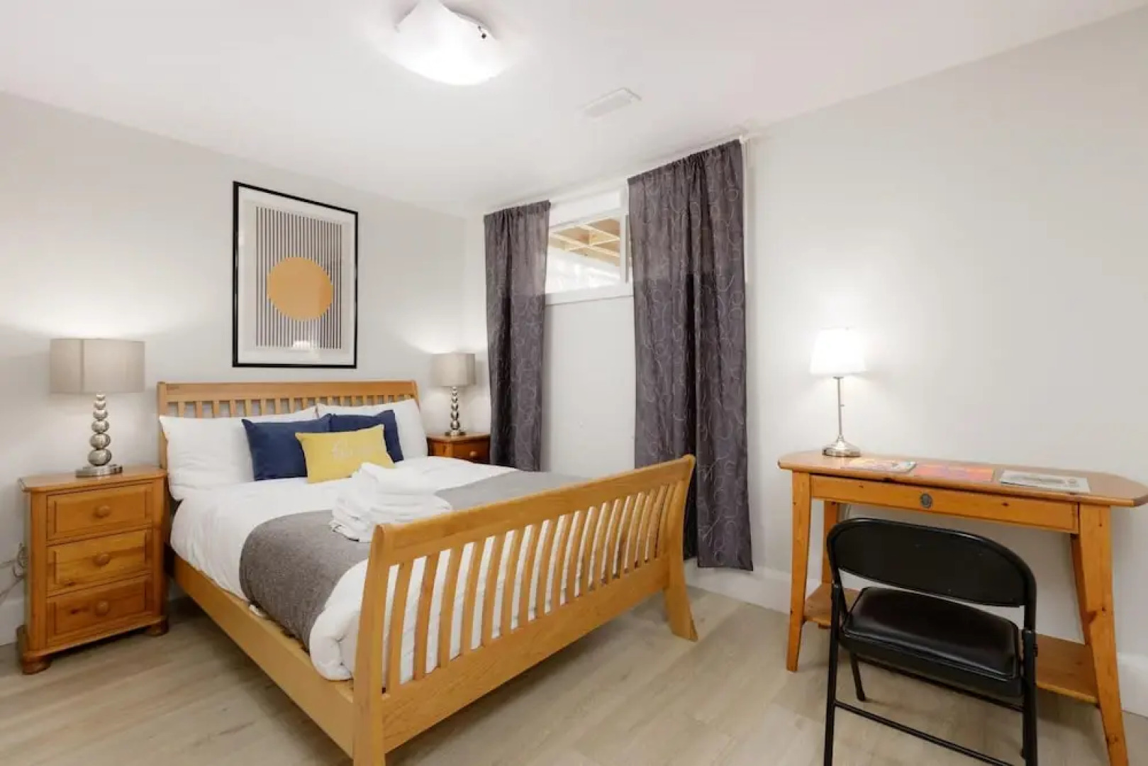 Stylish 1 BR Suite in North Vancouver 10 Mins ski