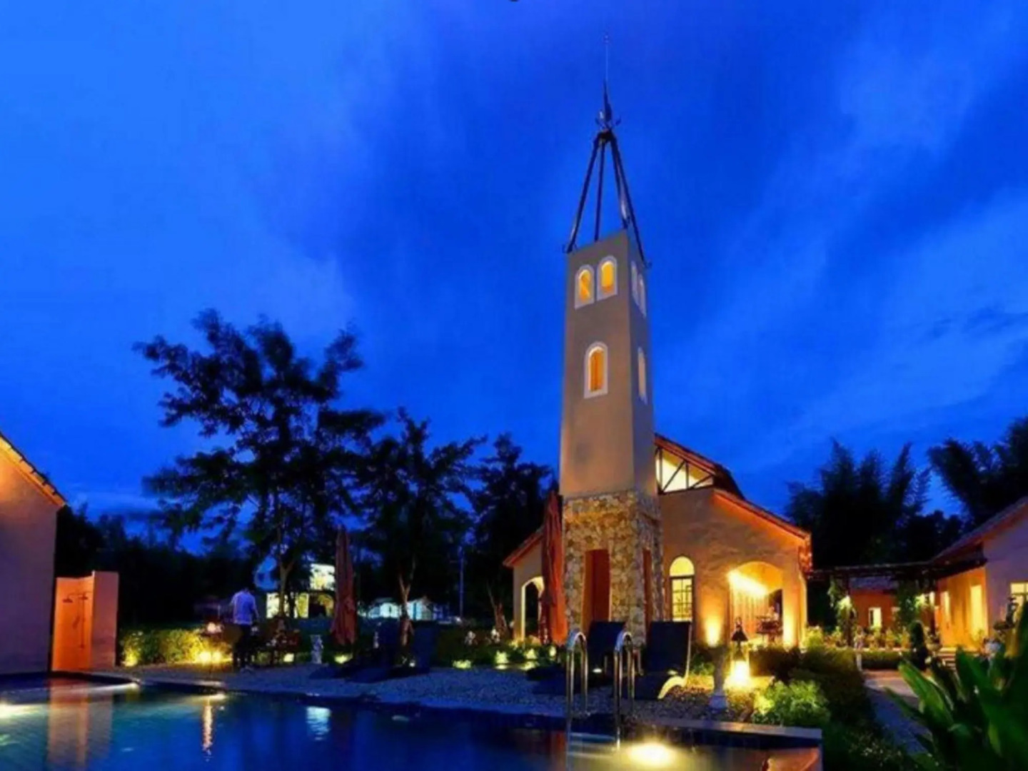 La Provence Suan Phung Hotel