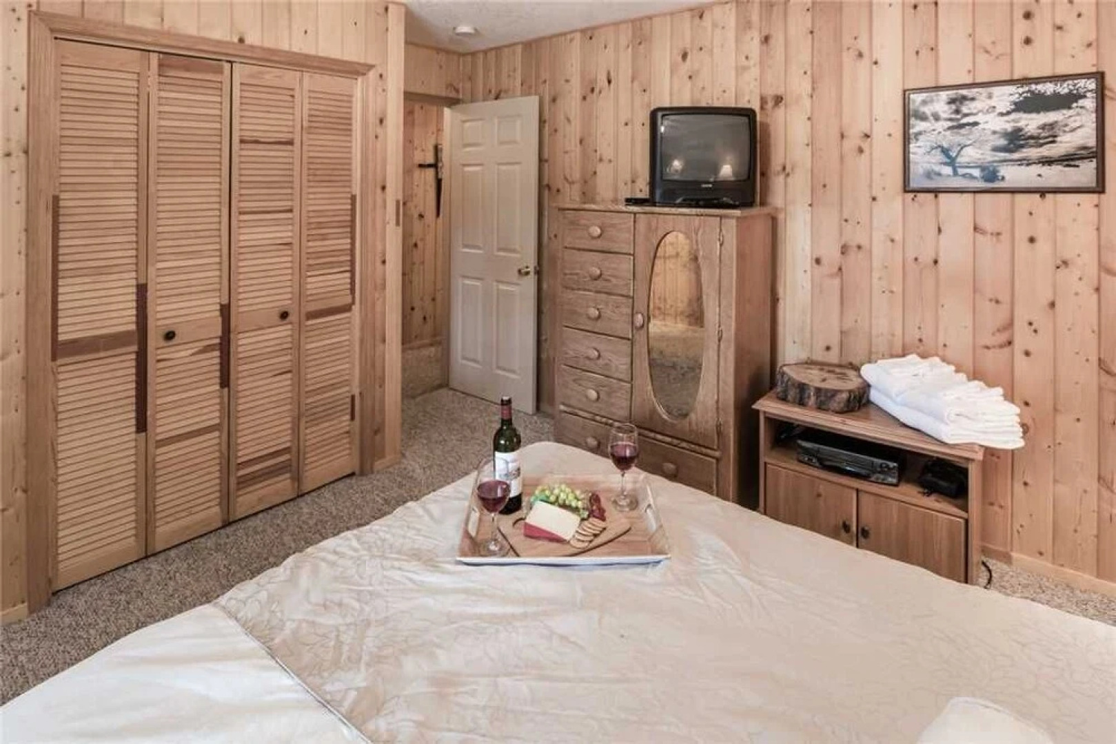 123 Rising Hill - Two Bedroom Cabin