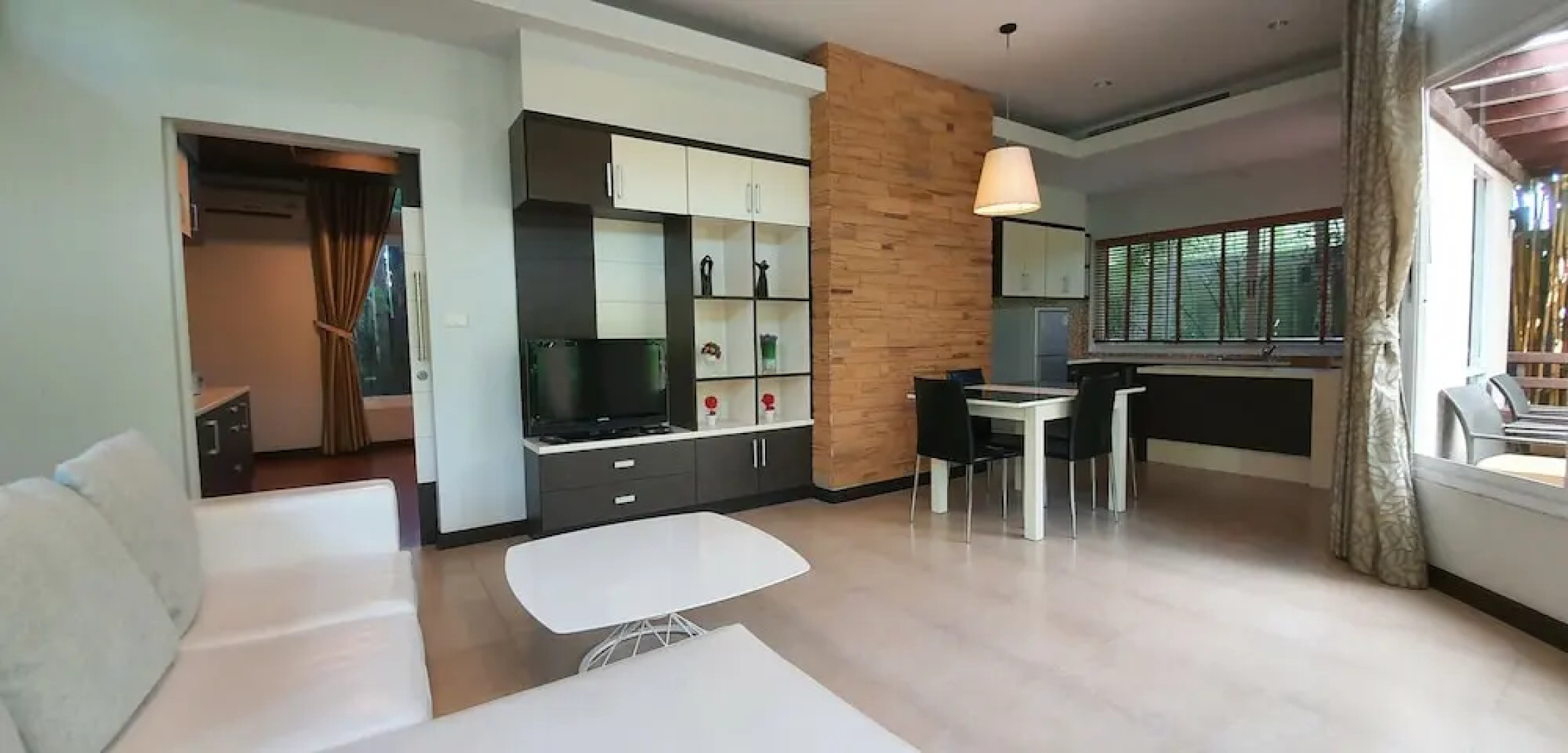 Tachawan Resort & Restaurant