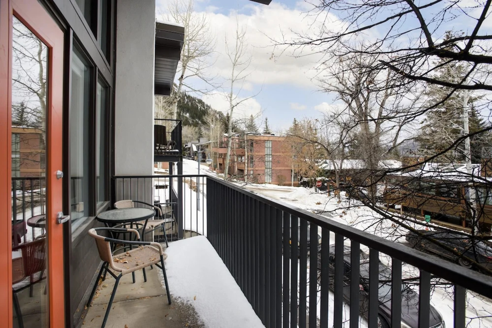 Fifth Avenue Condominiums by Frias