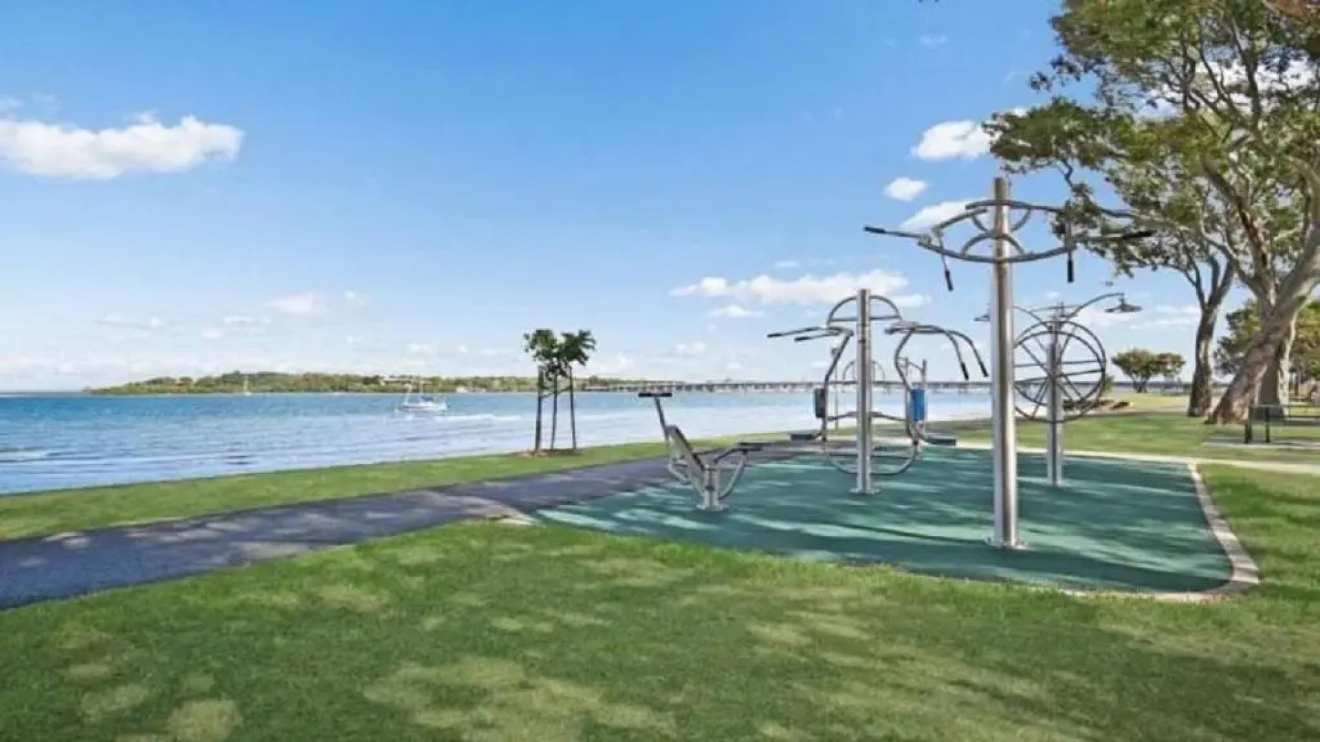 Spectacular Unit Overlooking Pumicestone Passage - Welsby Pde, Bongaree
