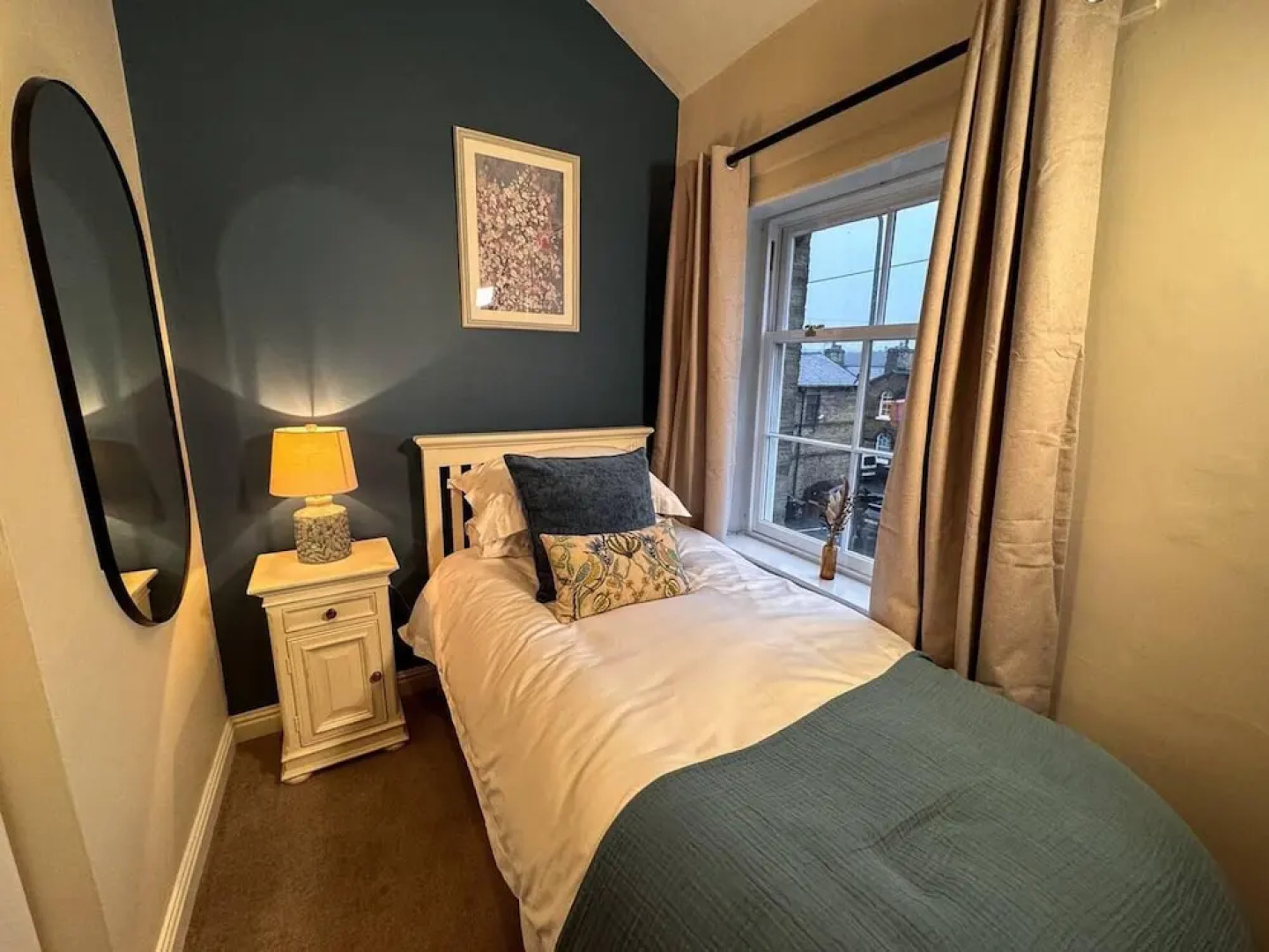 Captivating 3-bed Cottage in Saltaire