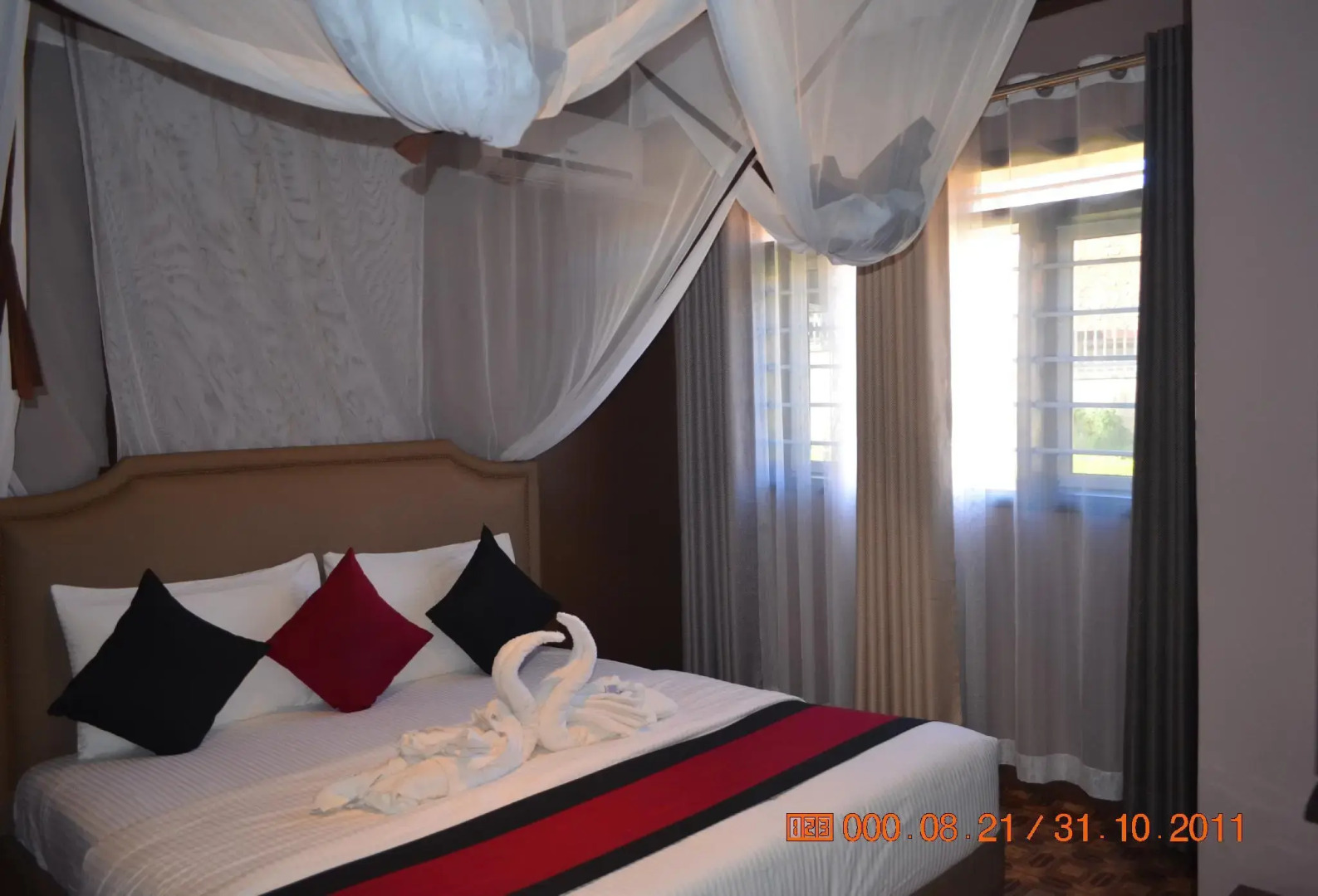 Saffron Beach Bistro & Cottages