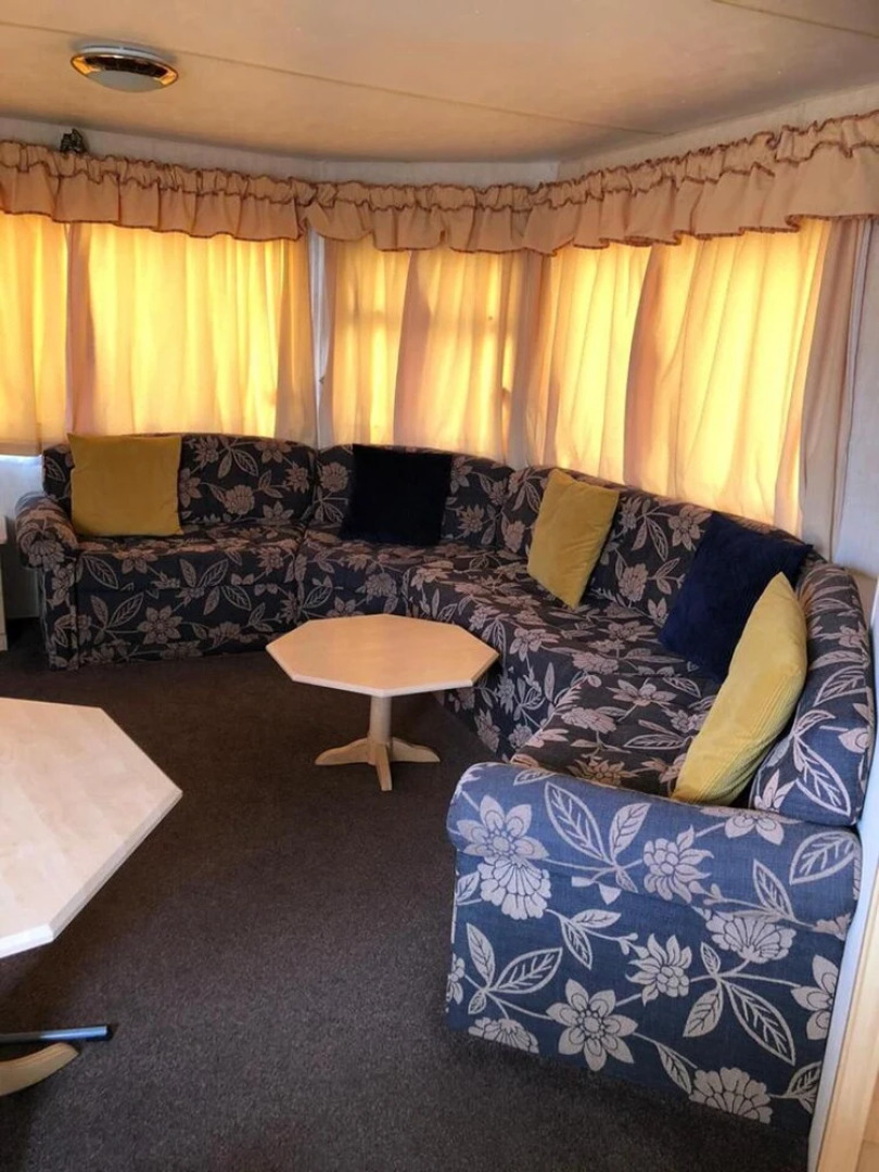 Inviting 3 Bedrooms Caravan gas Central Heating