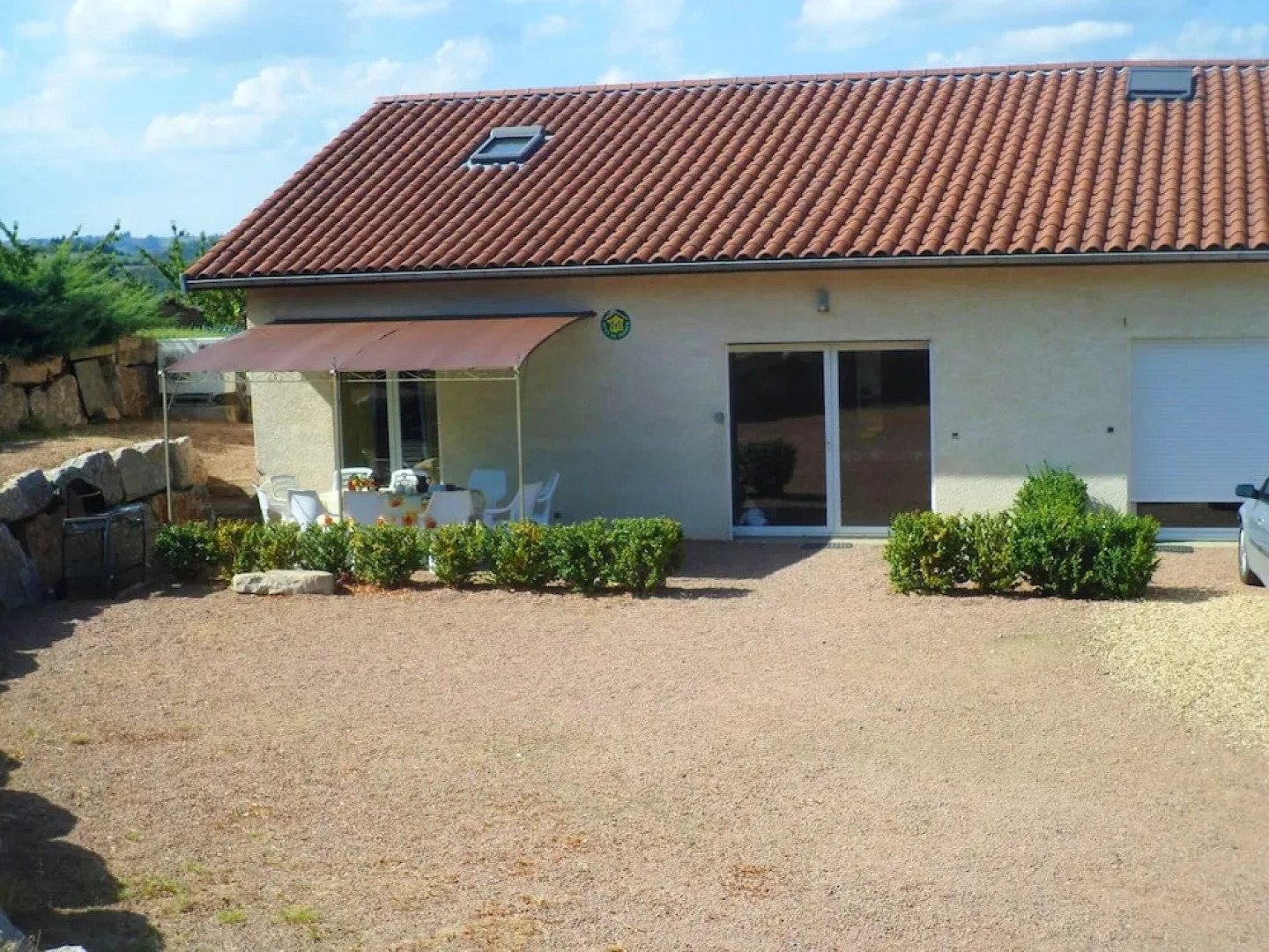 House With 5 Bedrooms in Courzieu, With Furnished Garden and Wifi
