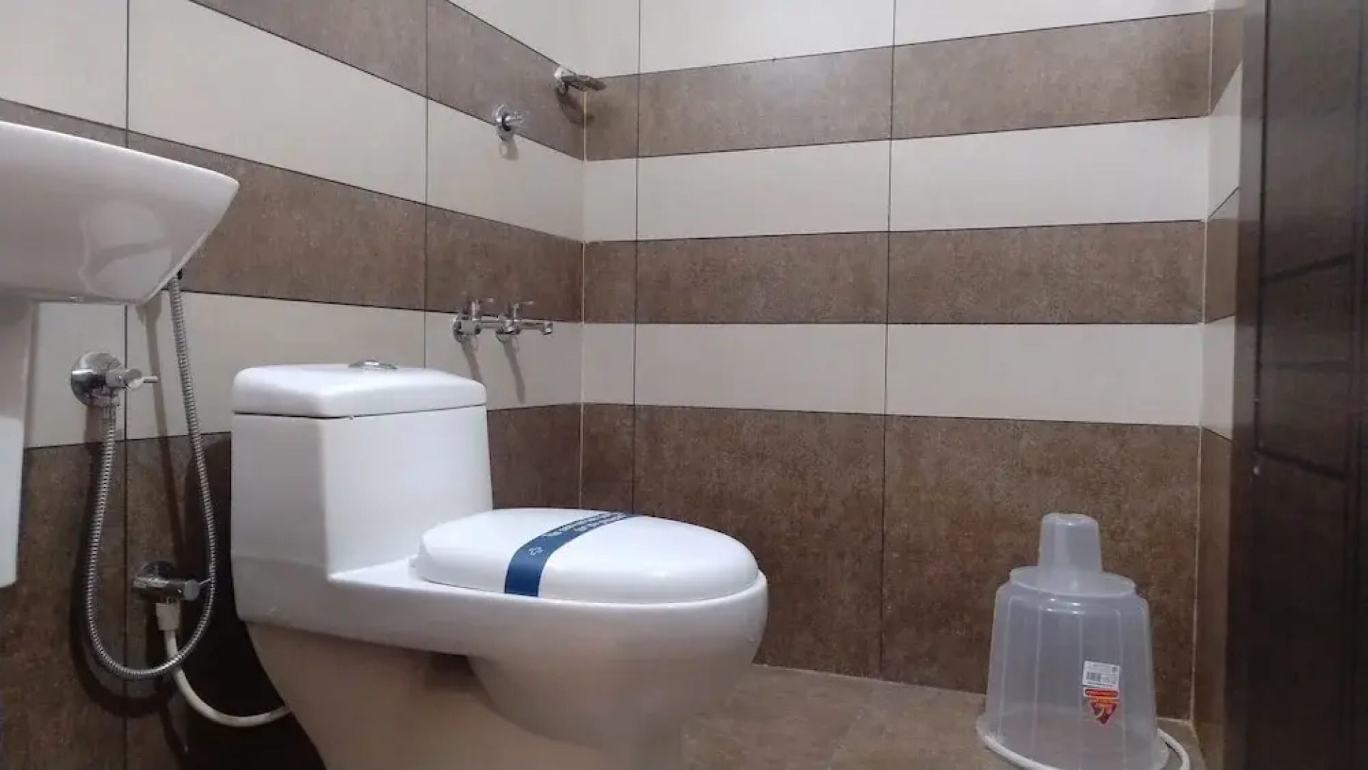 Gateway Airport Hotel