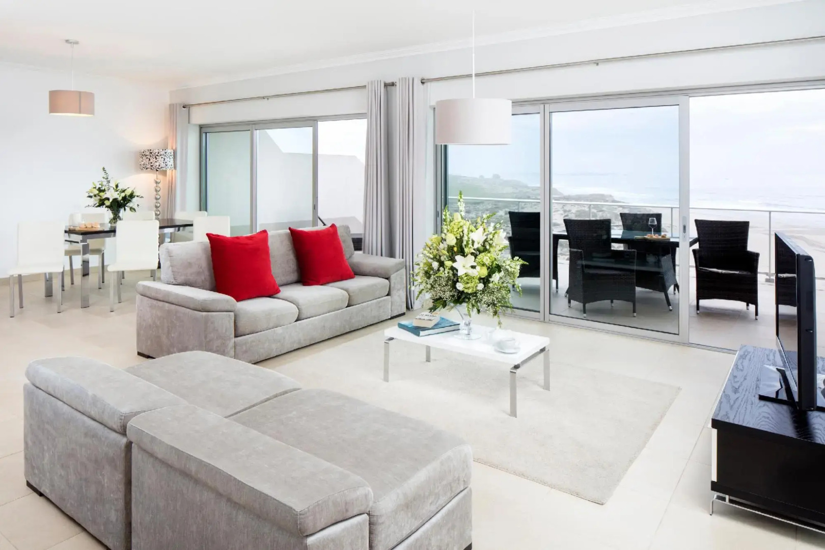 The Beachfront Praia D'el Rey Golf & Beach Resort