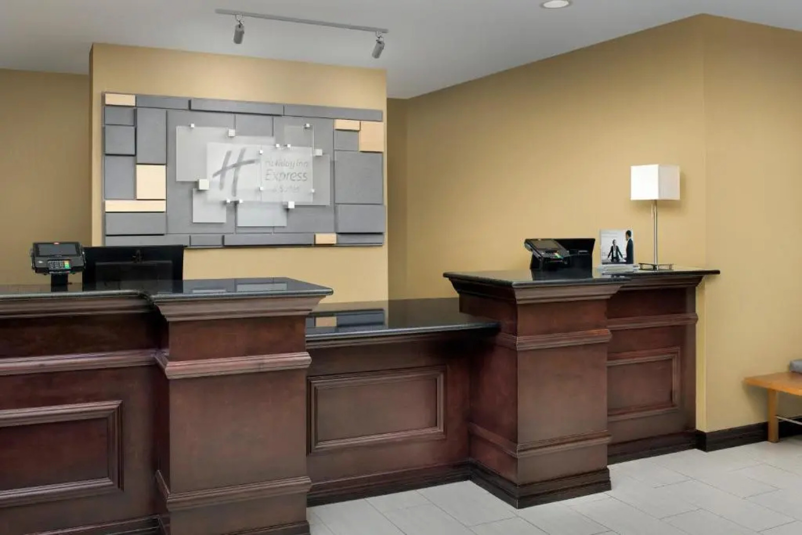 Holiday Inn Express Uvalde