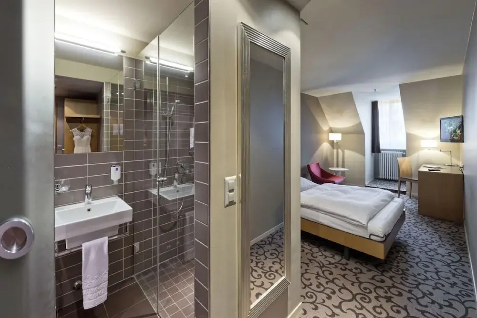 BLUME. - Baden Hotel & Restaurant