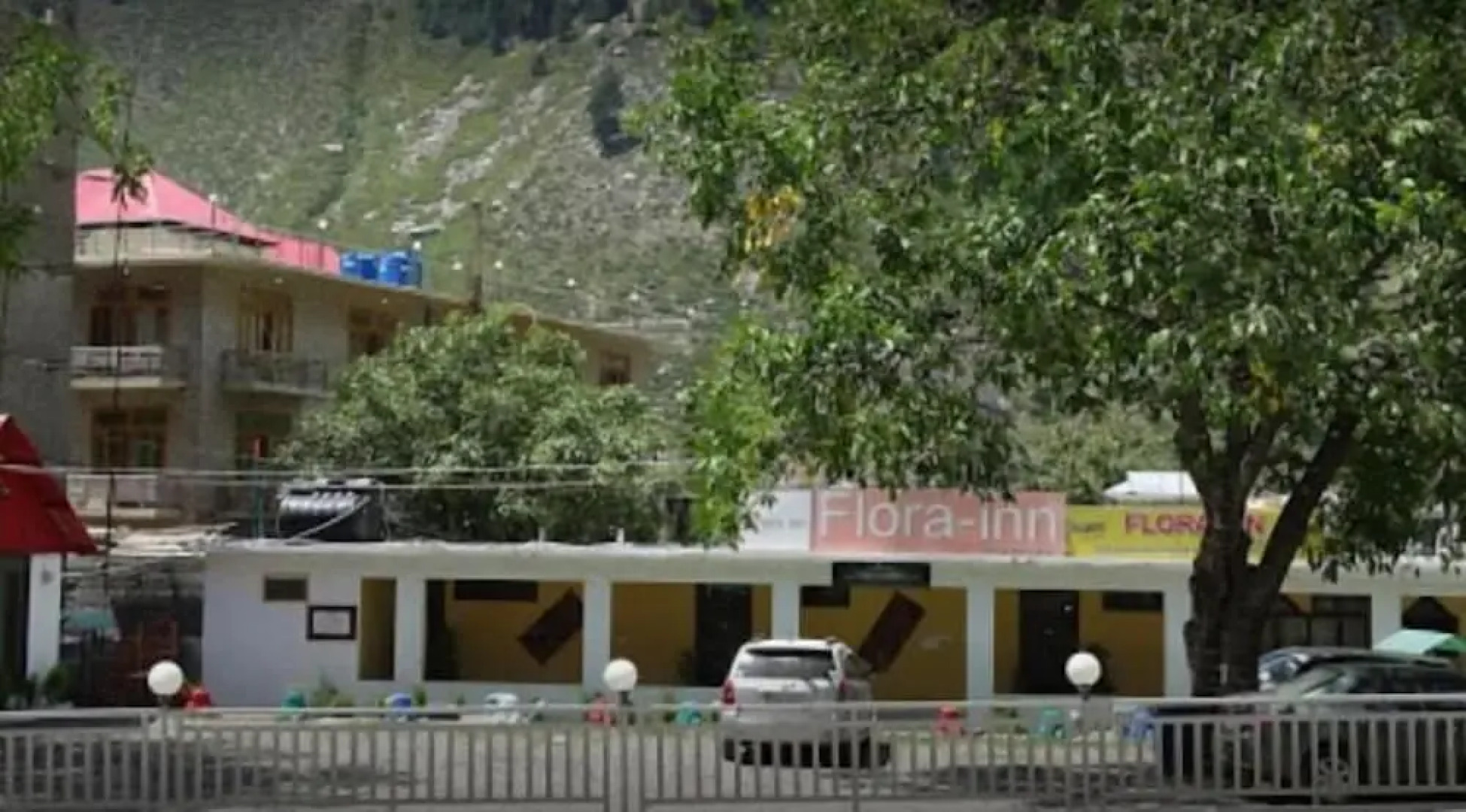 Flora Inn Hotel Naran