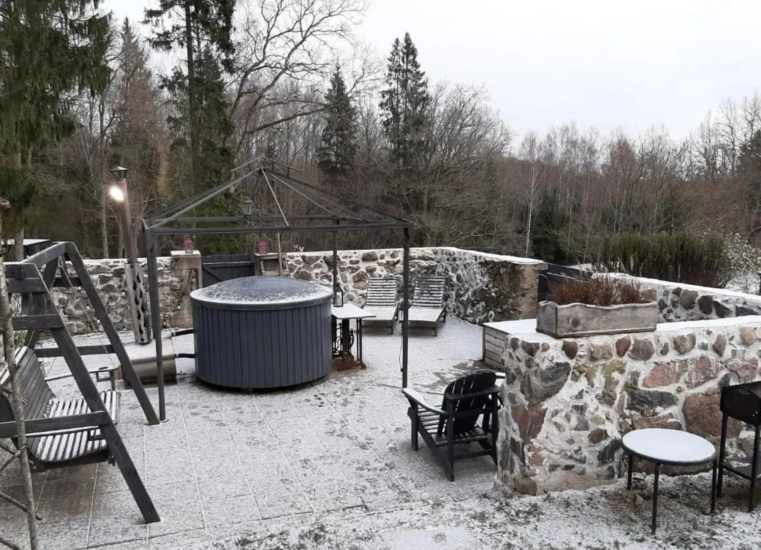 Mellene 1 bedroom house in nature & hot tube