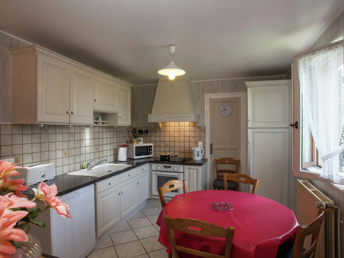 Holiday Home Right on the River Bank With Private Swimming Pool in Saint-julien-de-lampon