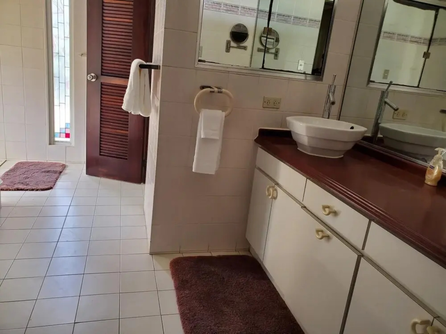 Picturesque Ocean View House With Private Pool Generator for Entire House