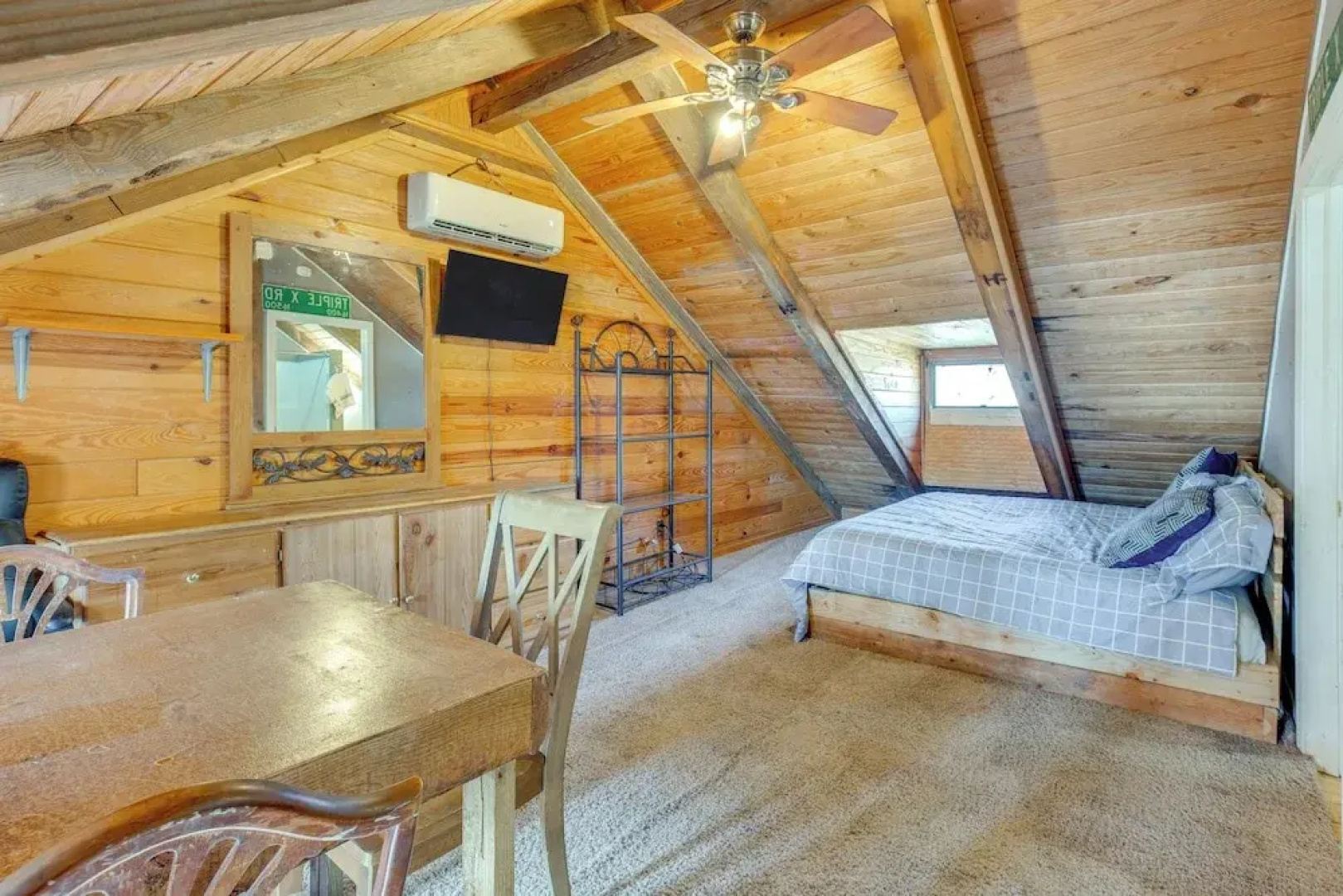 Private Lake On-site: Secluded Retreat in Grant!