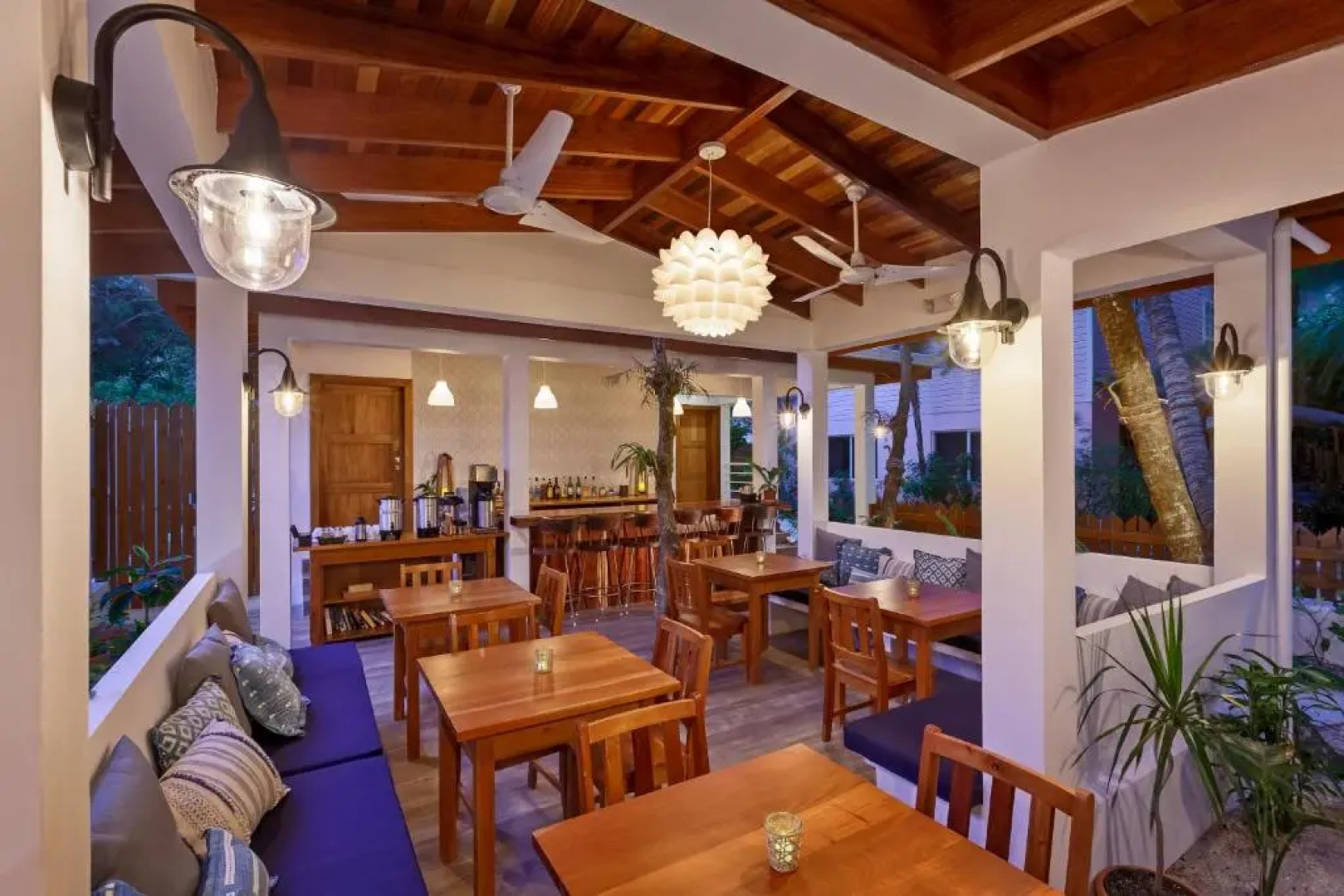 Weezie's Ocean Front Hotel and Garden Cottages