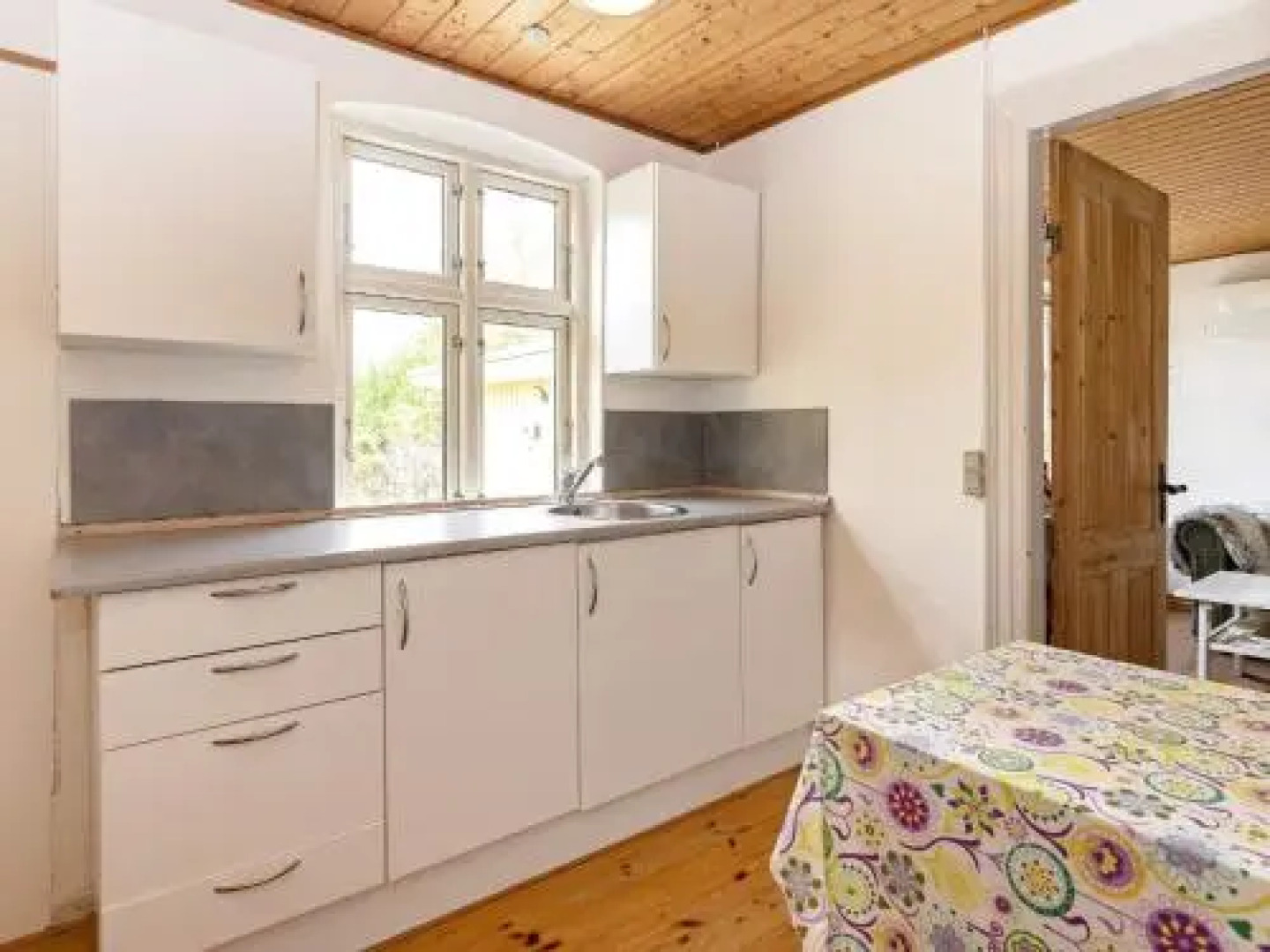 Scenic Retreat With Fireplace & Terrace