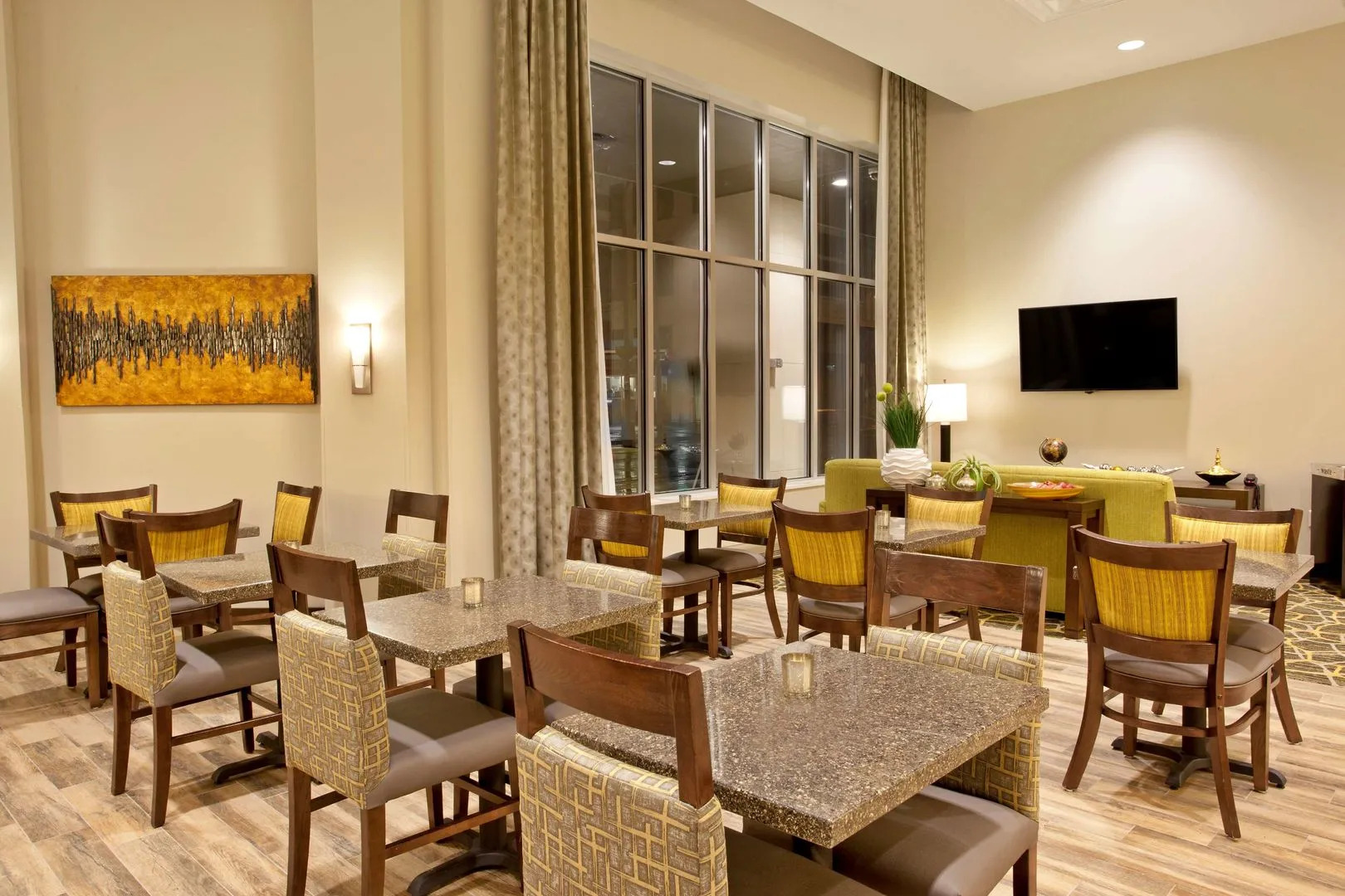 Hampton Inn & Suites Minneapolis / Downtown