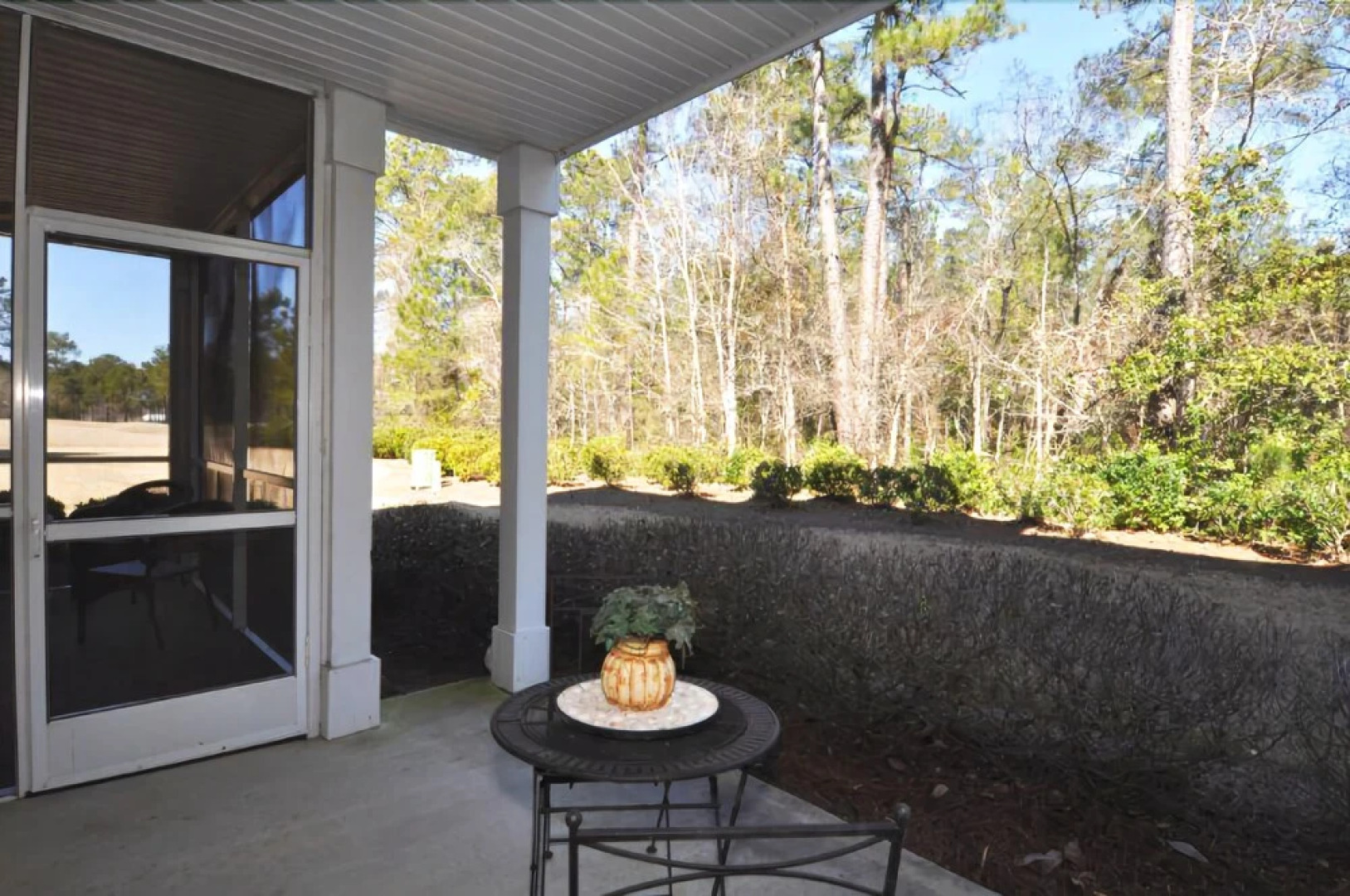 240 06 Woodlands Way 3 Bedrooms 2 Bathrooms Condo