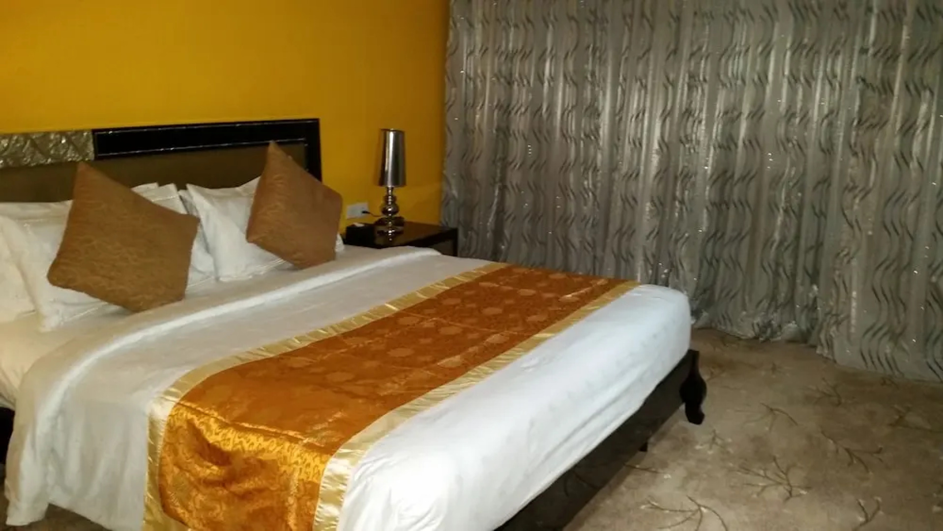 Palms Hotel