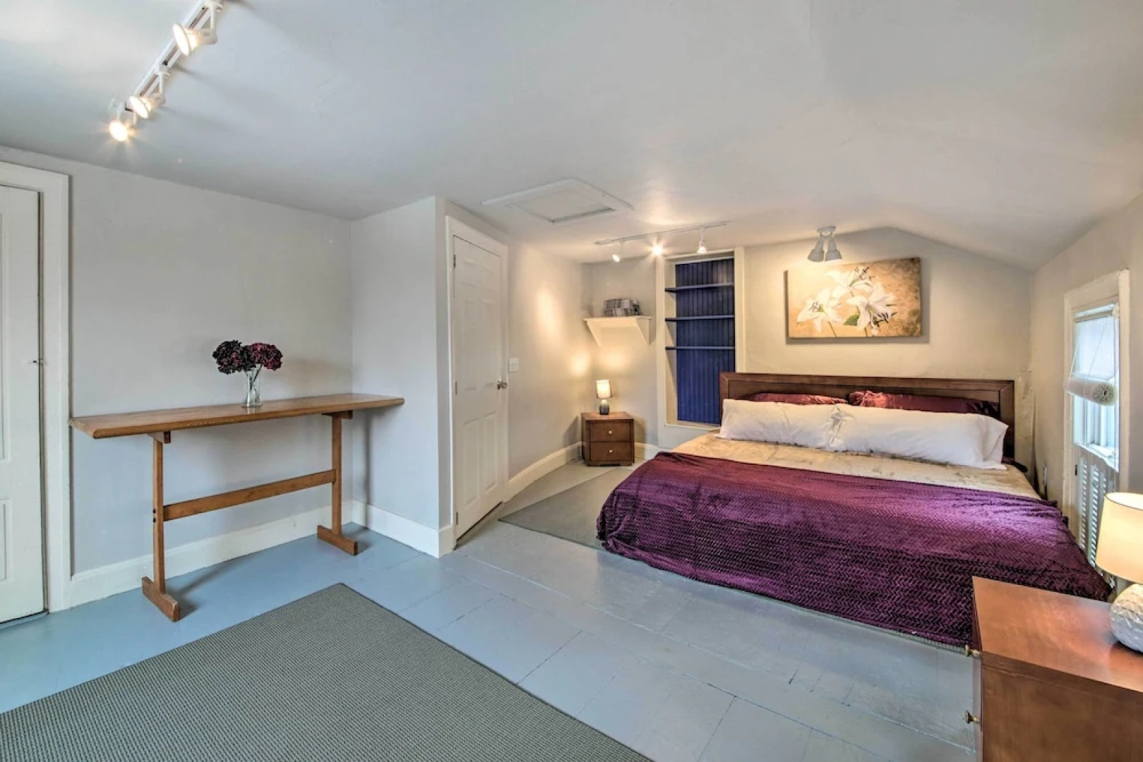Charming Belfast Home, Walk to Downtown!