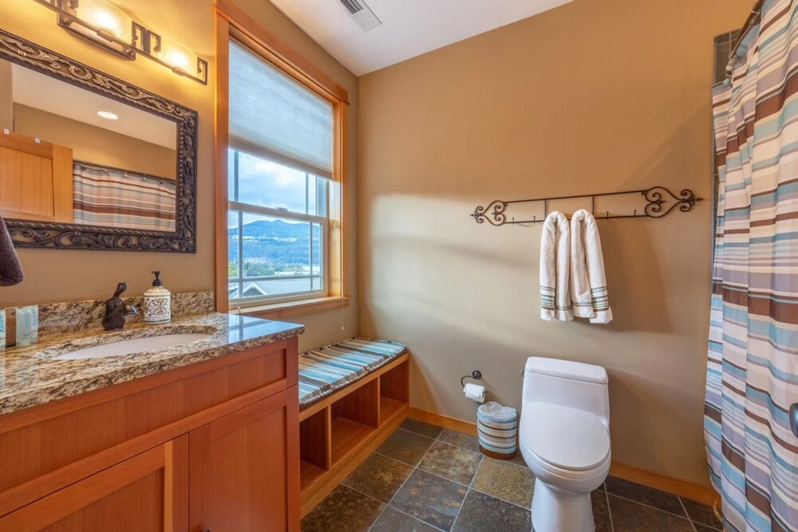 River Watch Getaway 3 Bedroom Townhouse by RedAwning