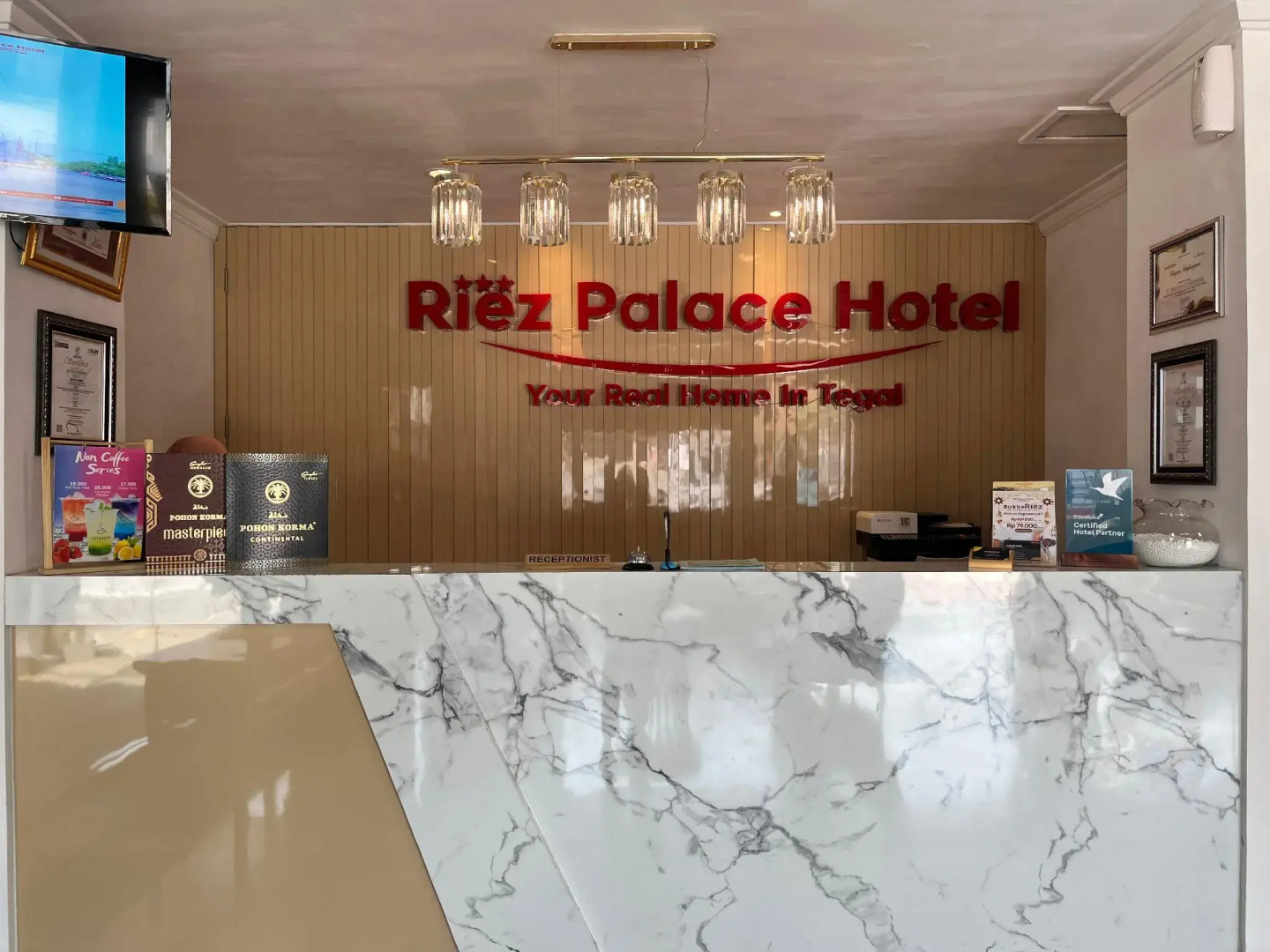 Riez Palace Hotel