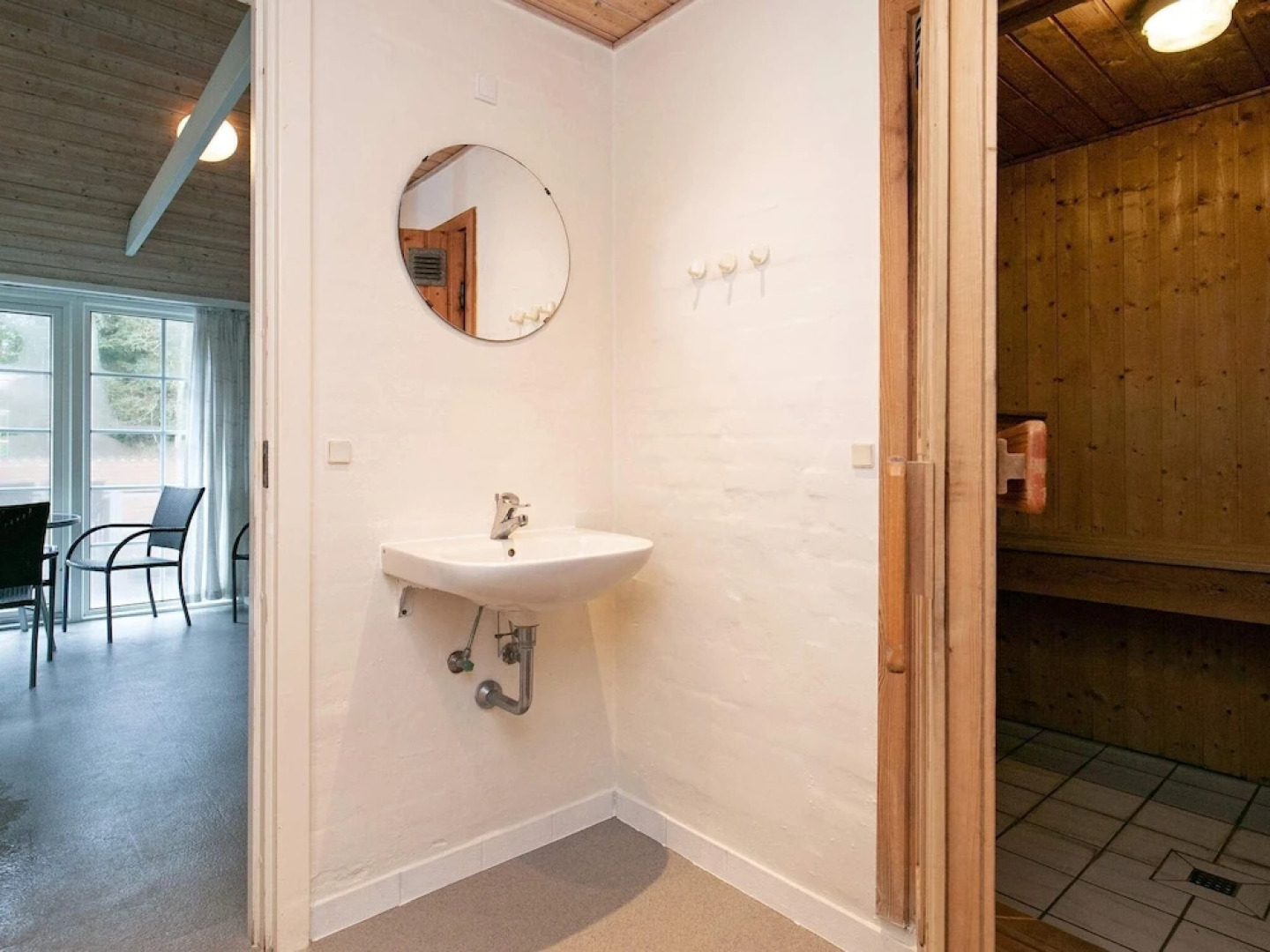 Spacious Cottage in Ulfborg With Indoor Pool